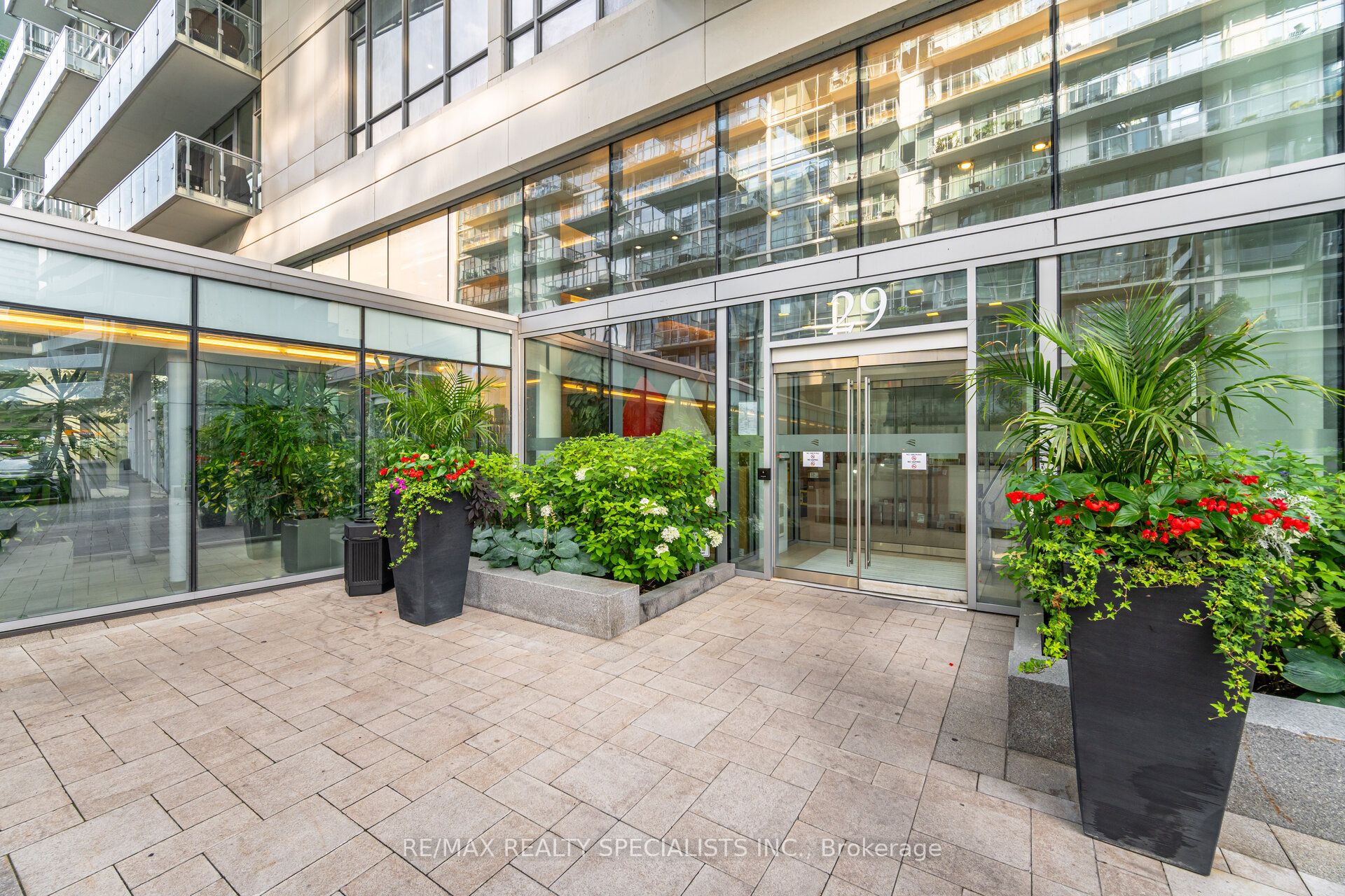 29 Queens Quay E 1118, Toronto, ON M5E 0A4 photo 3