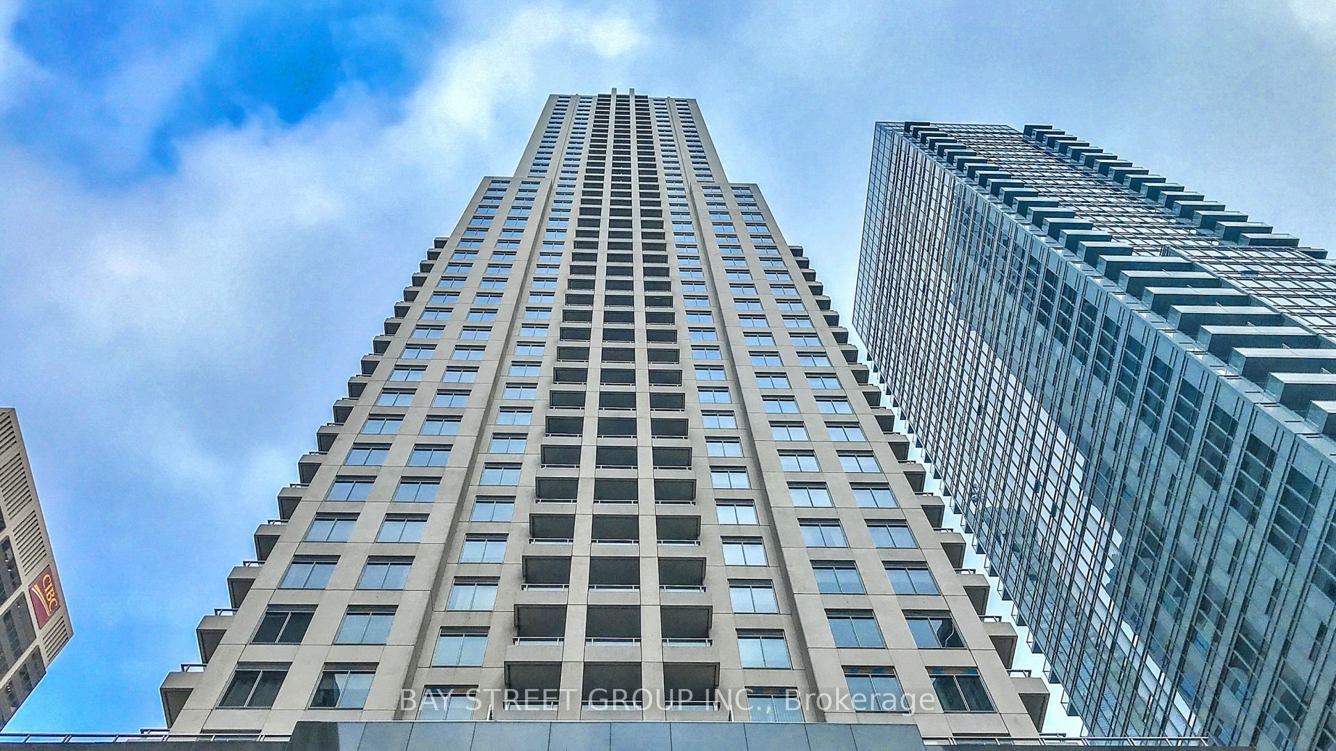 35 Balmuto Street 1405(2nd BR), Toronto, ON M4Y 0A3 photo 2