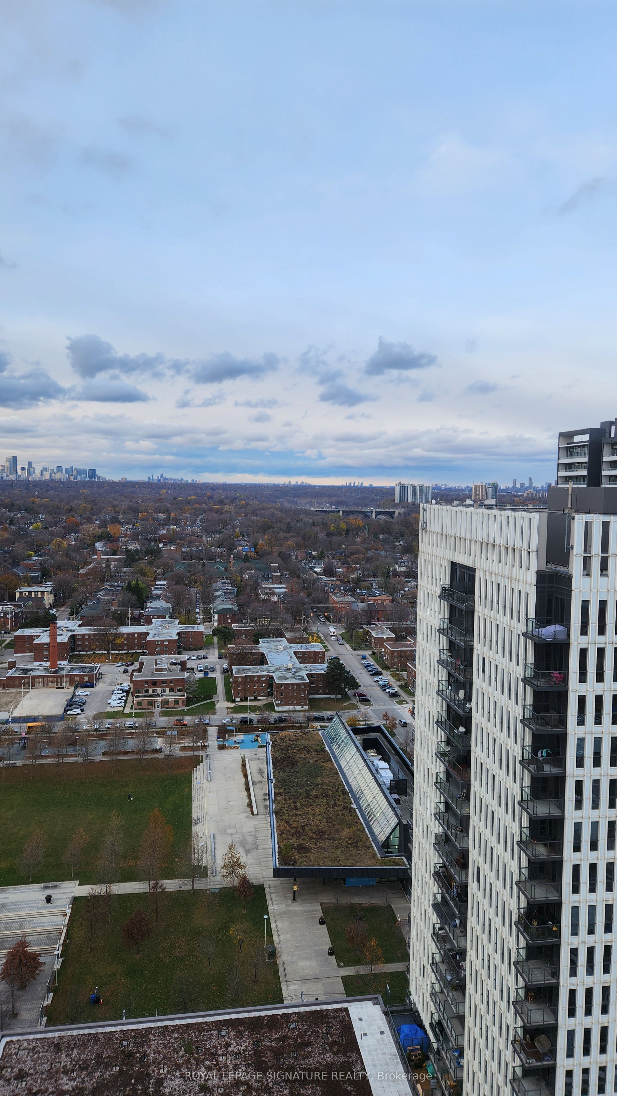 55 Regent Park Boulevard 2811, Toronto, ON M5A 3H6 photo 3