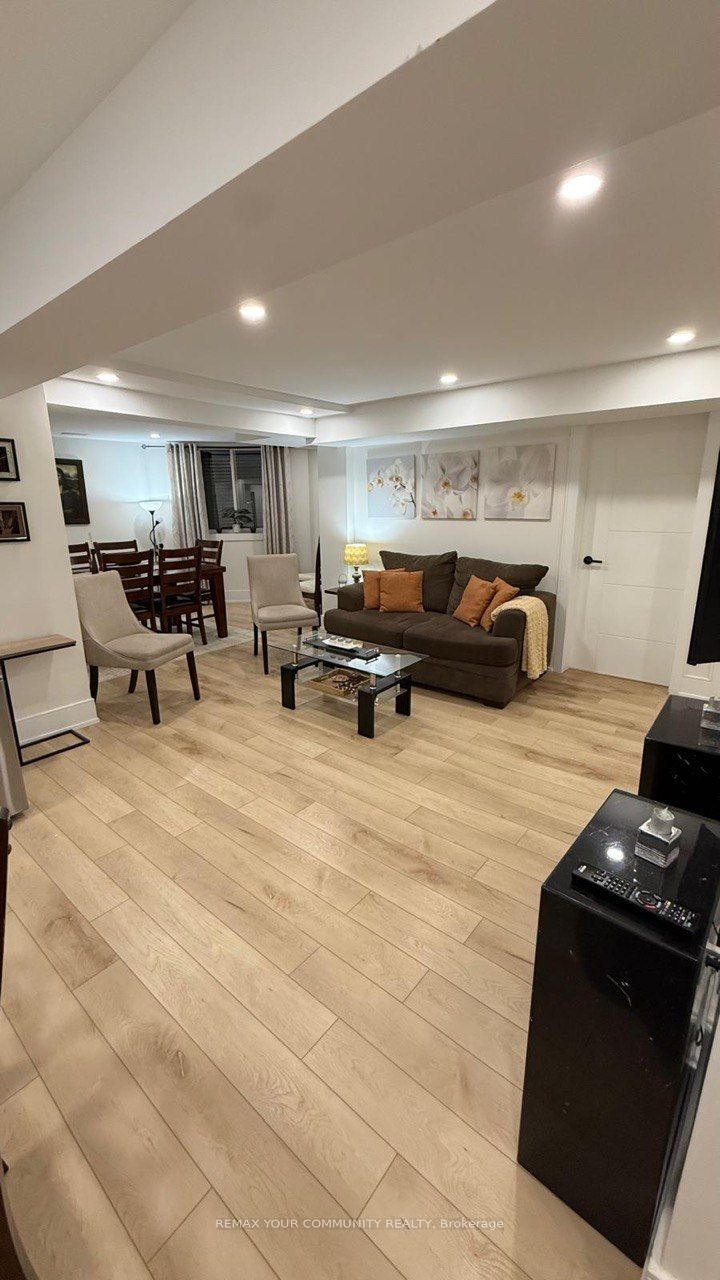 1815 Yonge Street 602, Toronto, ON M4T 2A4