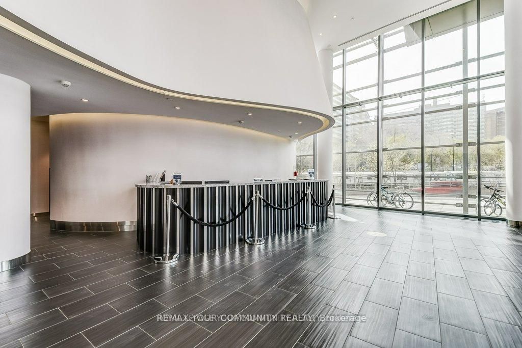 1815 Yonge Street 602, Toronto, ON M4T 2A4 photo 5