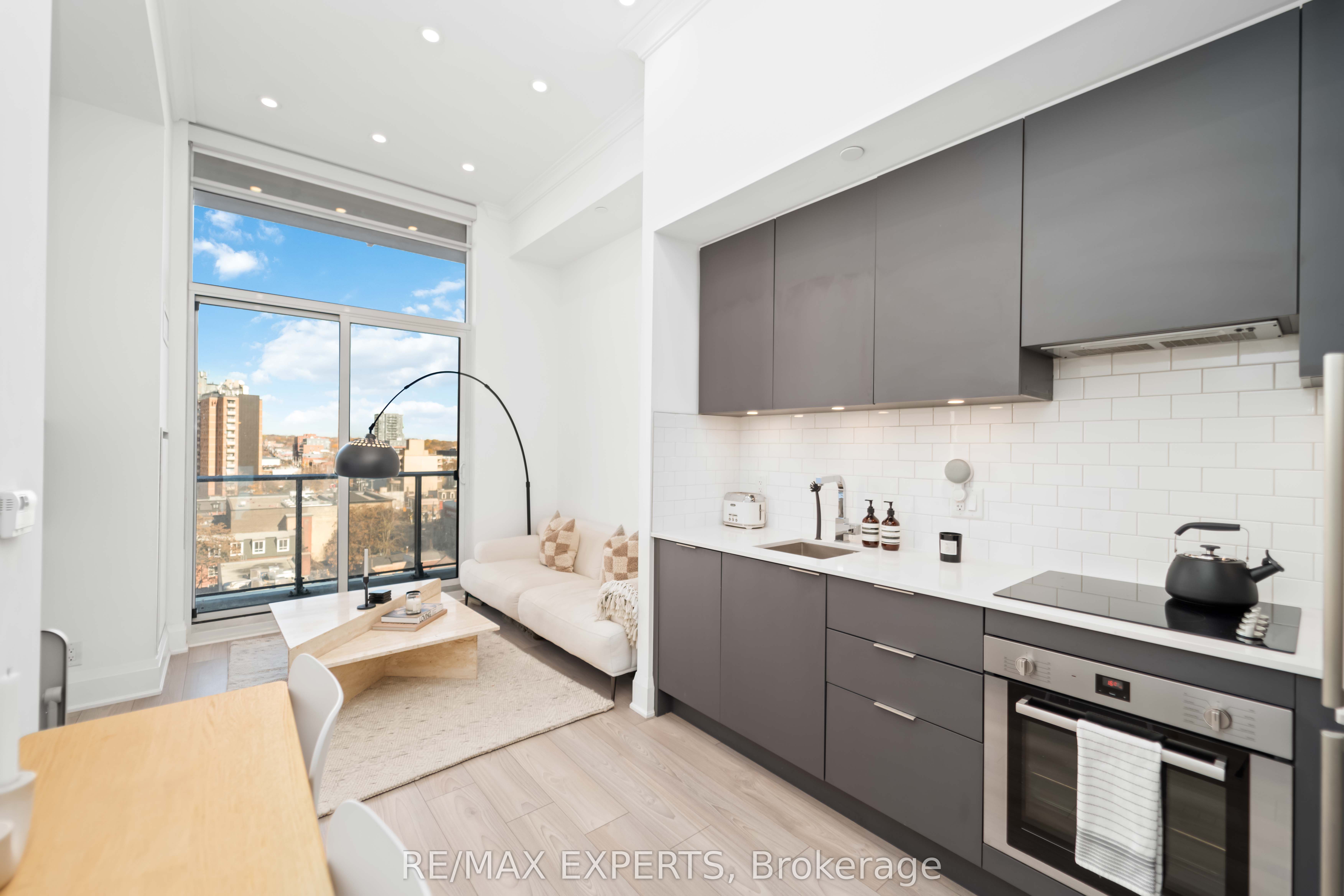120 Parliament Street 902, Toronto, ON M5A 2Y8