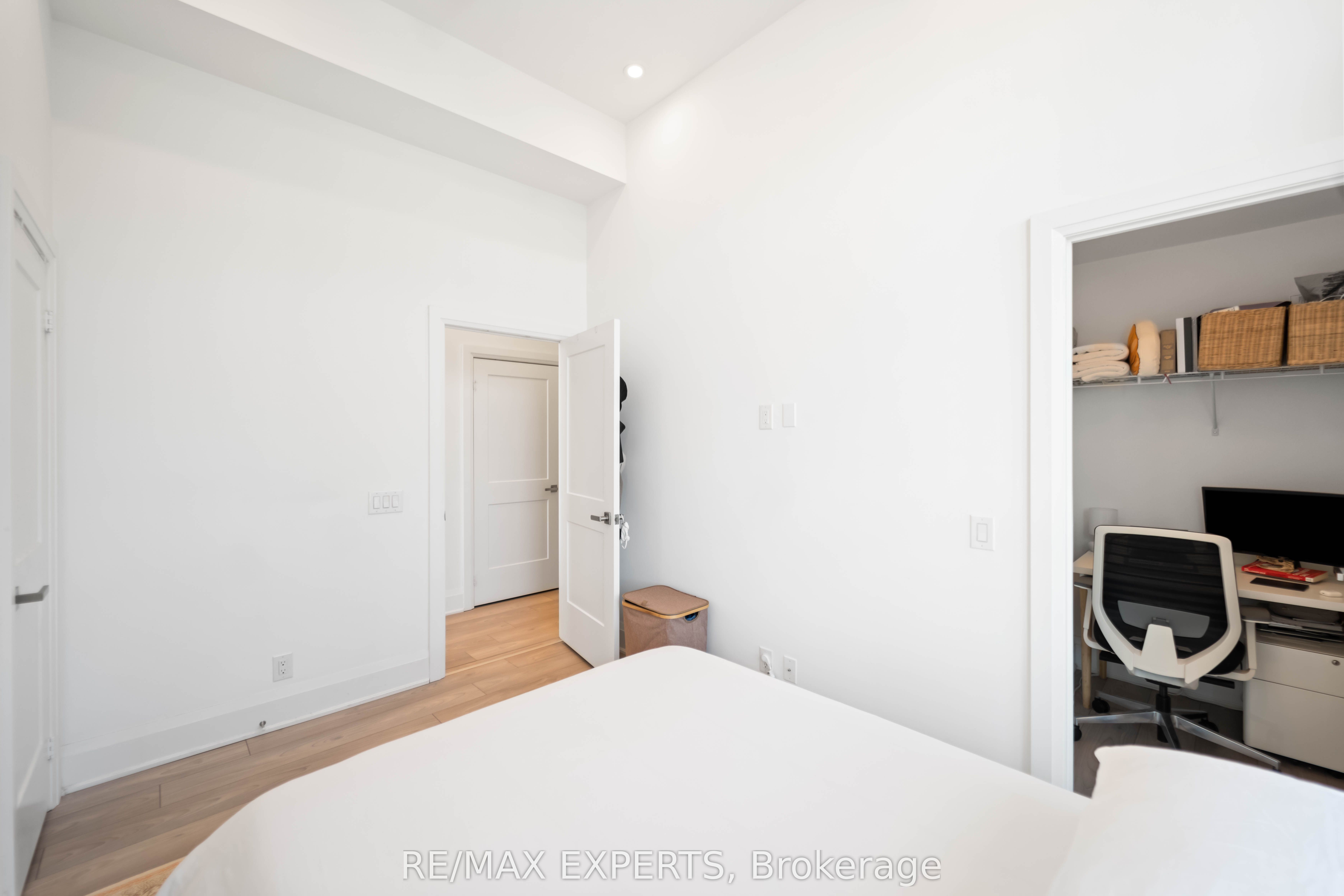 120 Parliament Street 902, Toronto, ON M5A 2Y8 photo 5