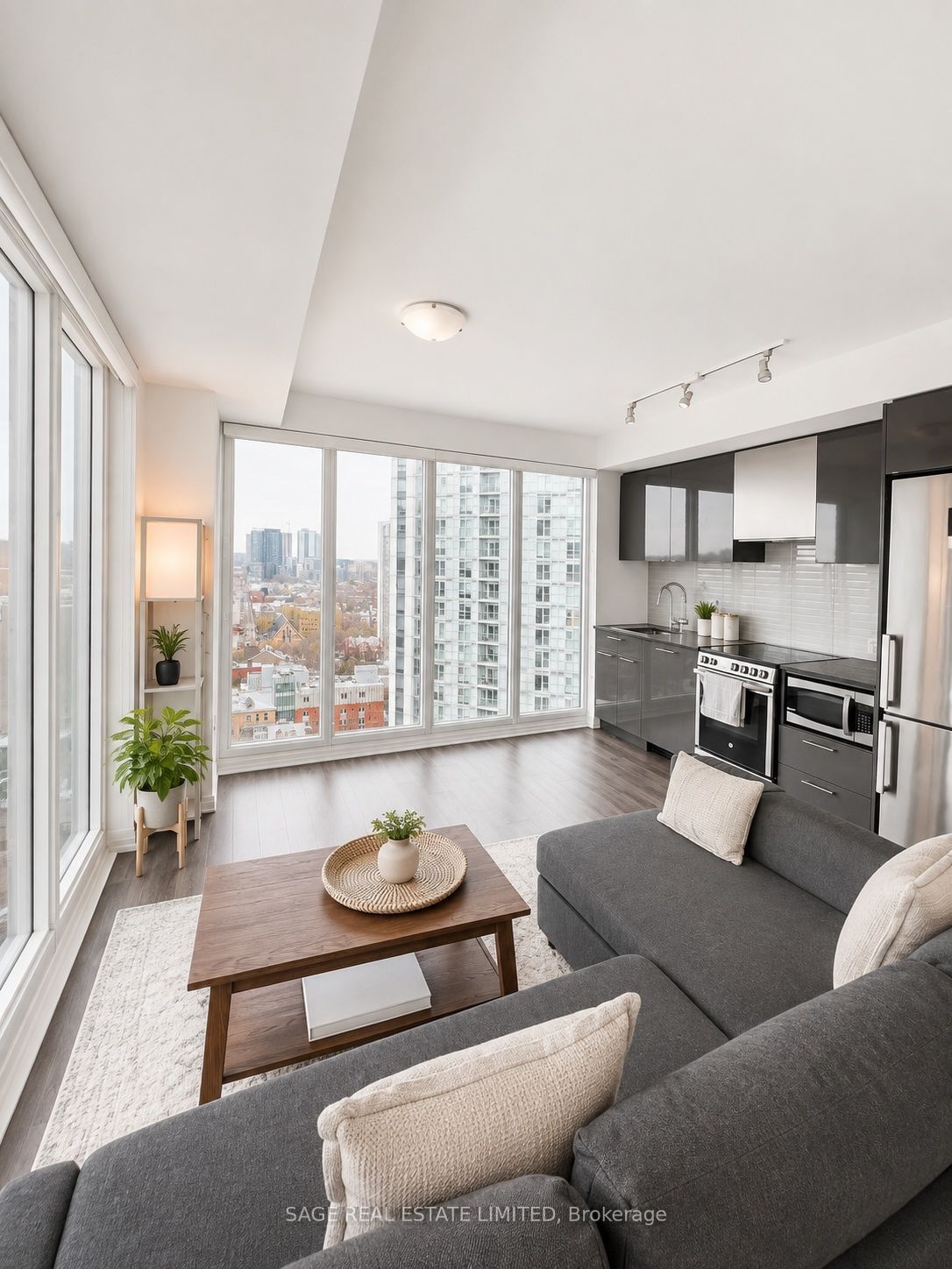 251 Jarvis Street 1509, Toronto, ON M5B 0C3 photo 2