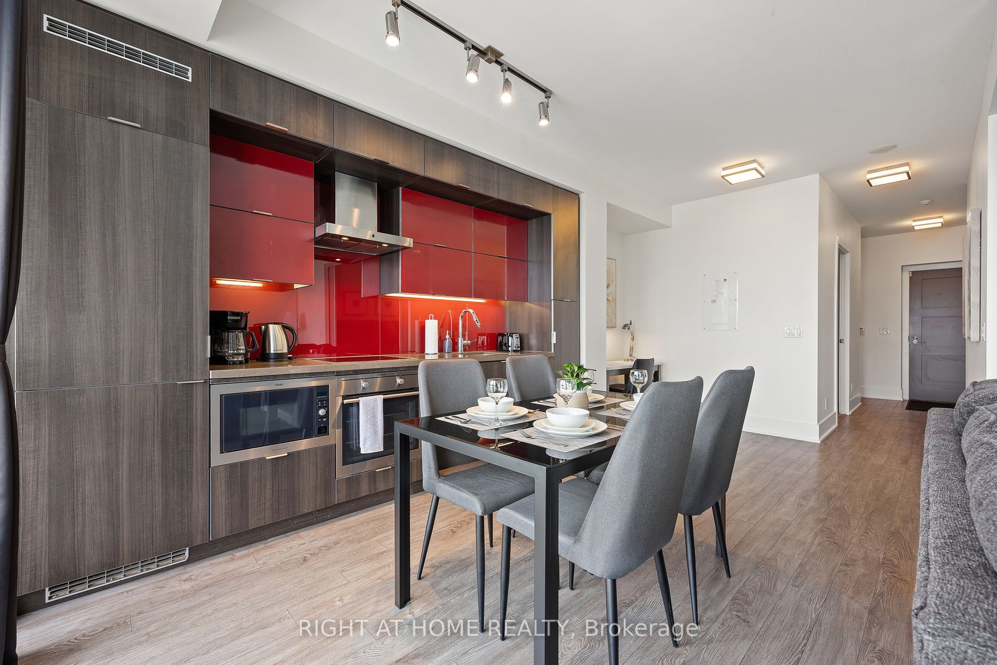 300 front Street W 3903, Toronto, ON M5V 0E9 photo 2