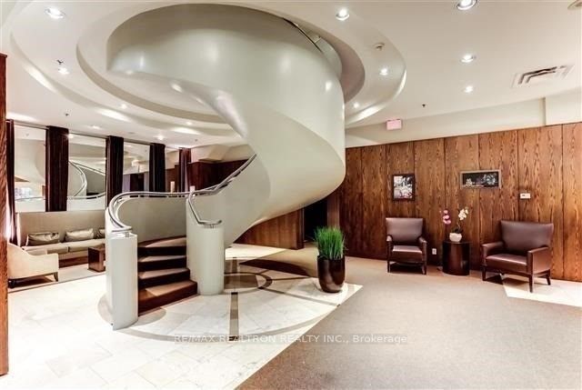 438 Richmond Street W 401, Toronto, ON M5V 3S6 photo 2