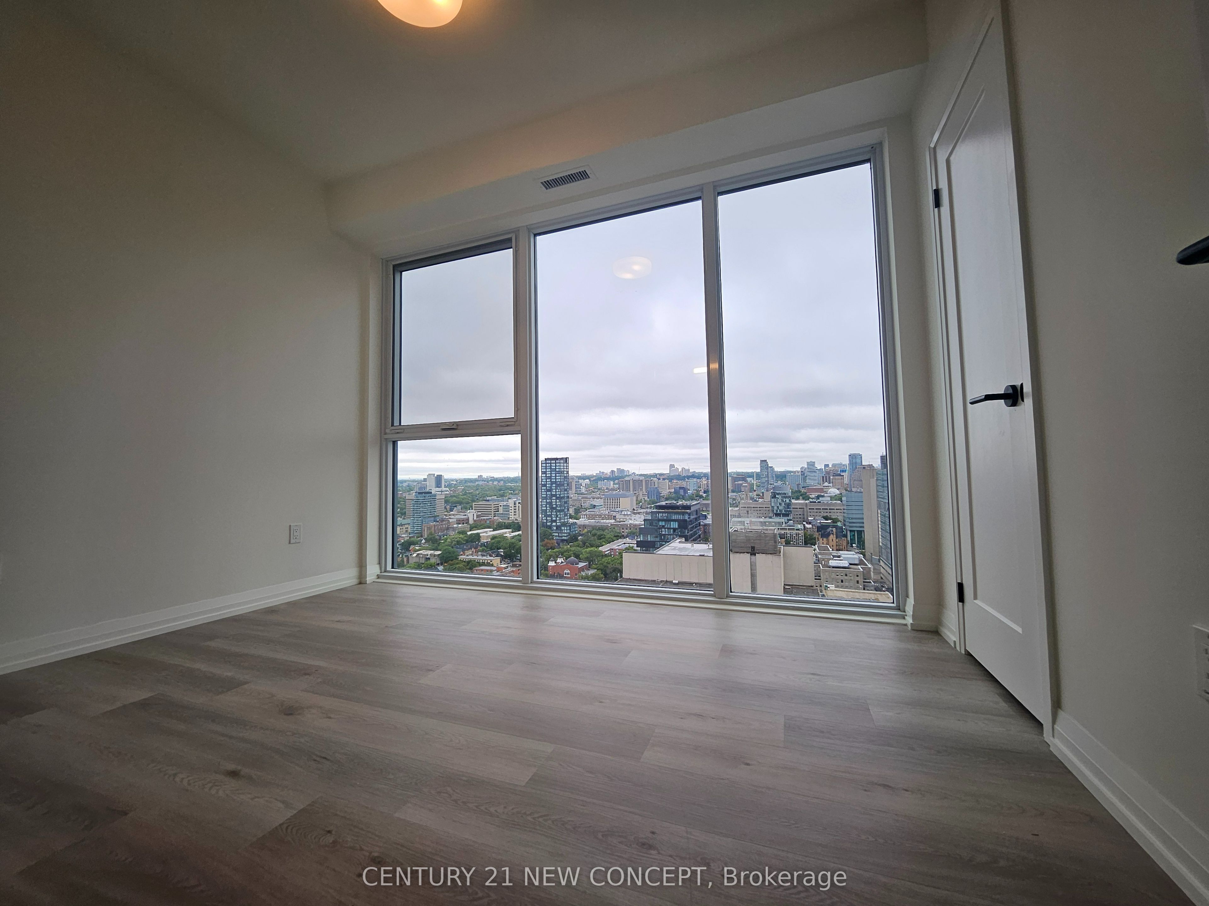 280 Dundas Street W 2803, Toronto, ON M5T 0E3 photo 4