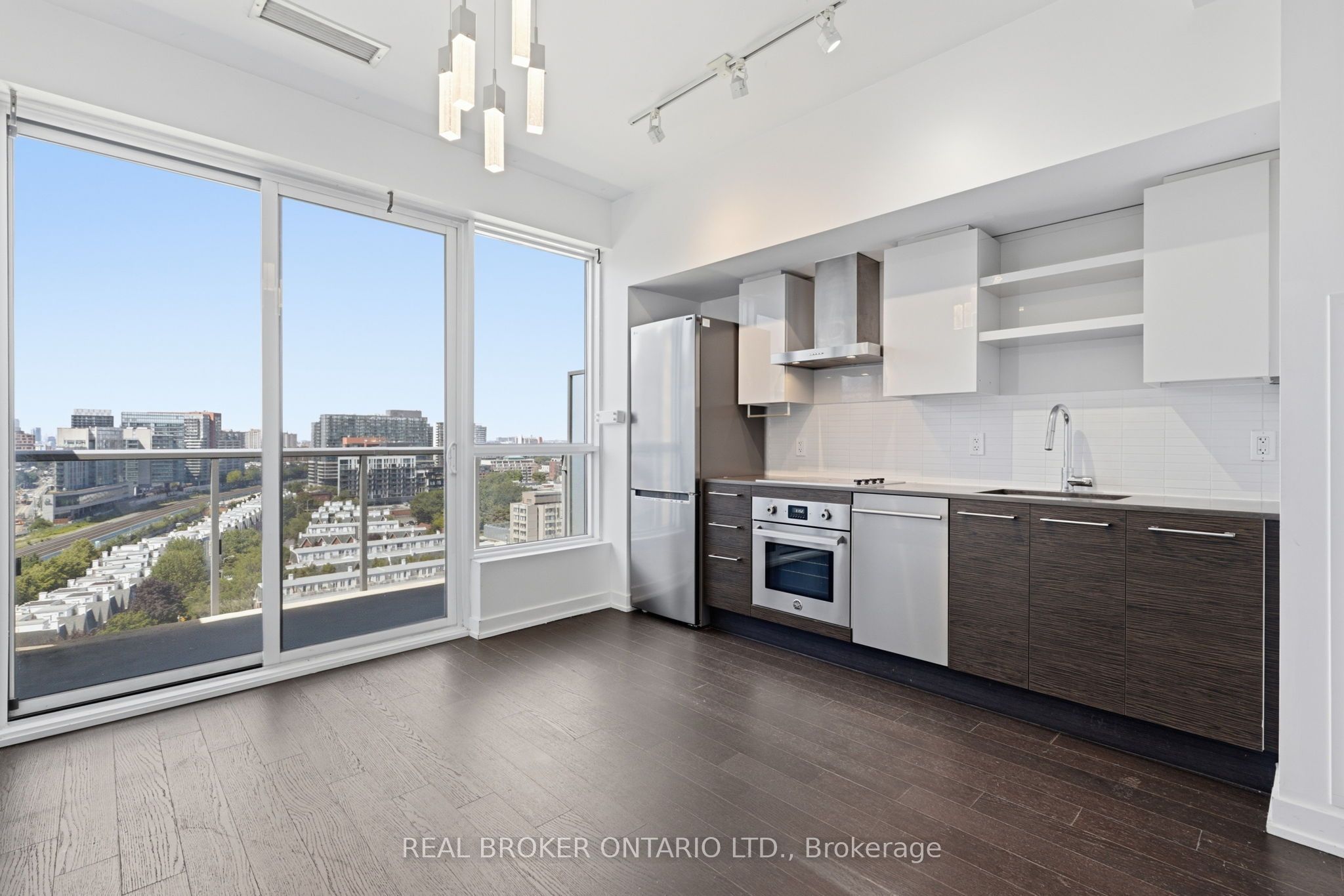 1030 King Street W Ph25, Toronto, ON M6K 0B4 photo 2