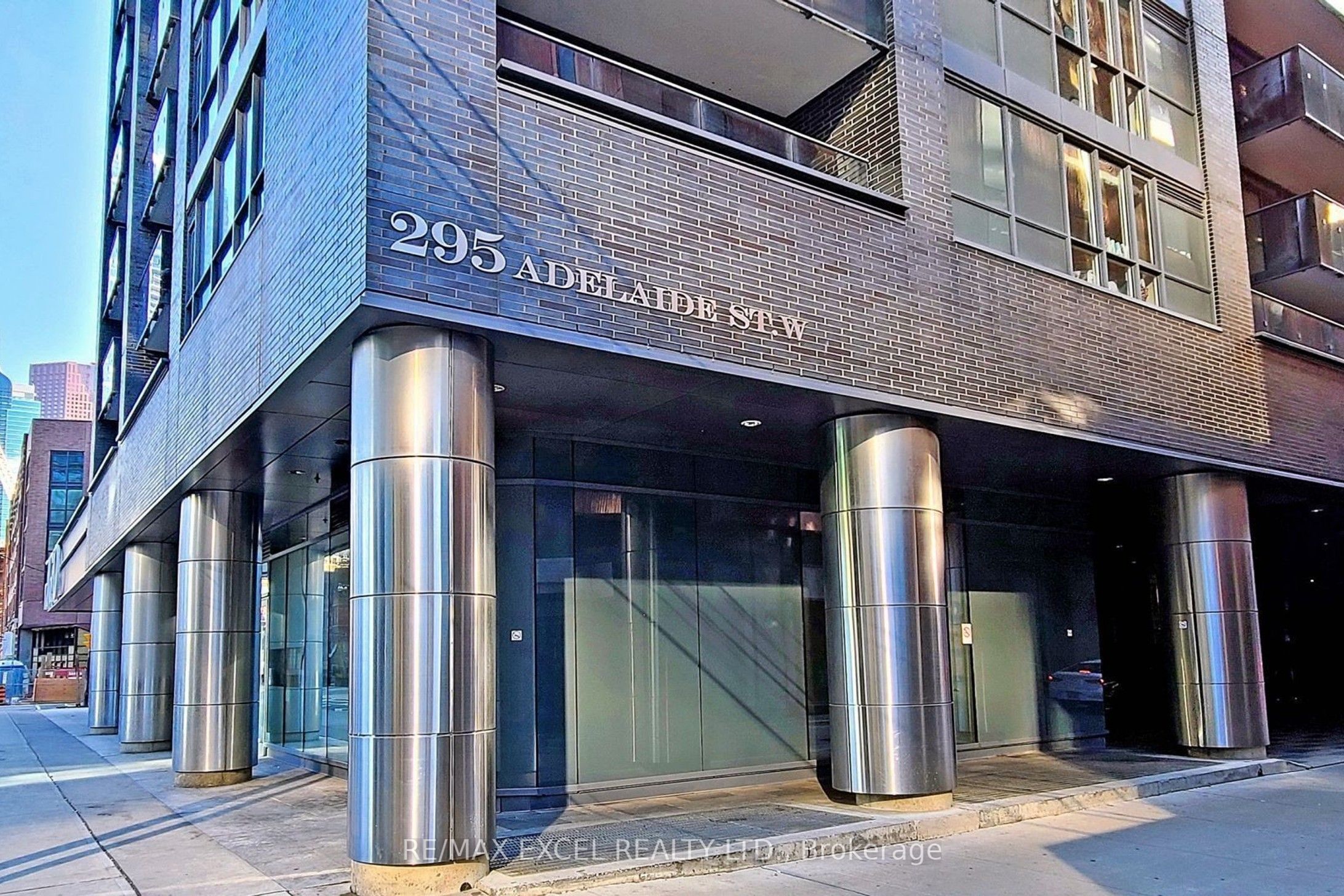 295 Adelaide Street W 1013, Toronto, ON M5V 0L4 photo 4