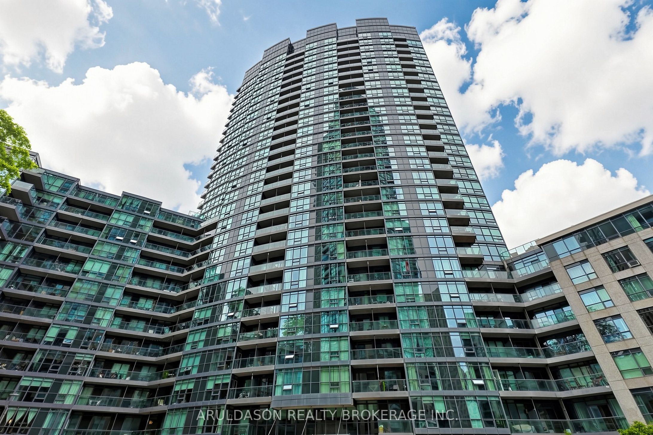 231 Fort York Boulevard 2007, Toronto, ON M5V 1B2 photo 2