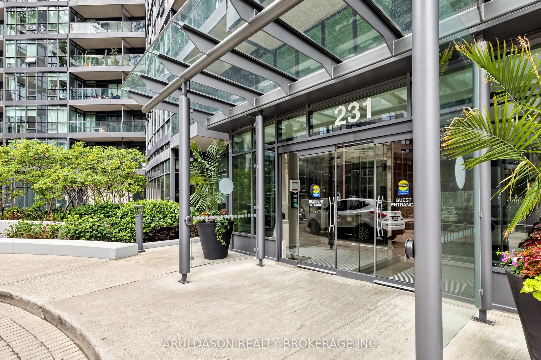 231 Fort York Boulevard 2007, Toronto, ON M5V 1B2 photo 3