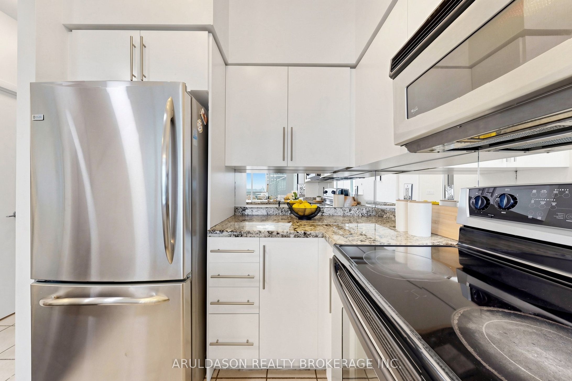 231 Fort York Boulevard 2007, Toronto, ON M5V 1B2 photo 5