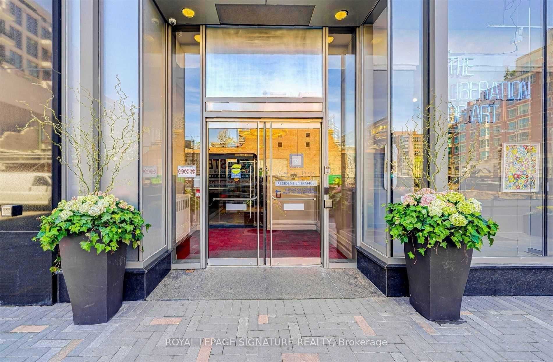 155 Yorkville Avenue 1113, Toronto, ON M5R 0B4 photo 2