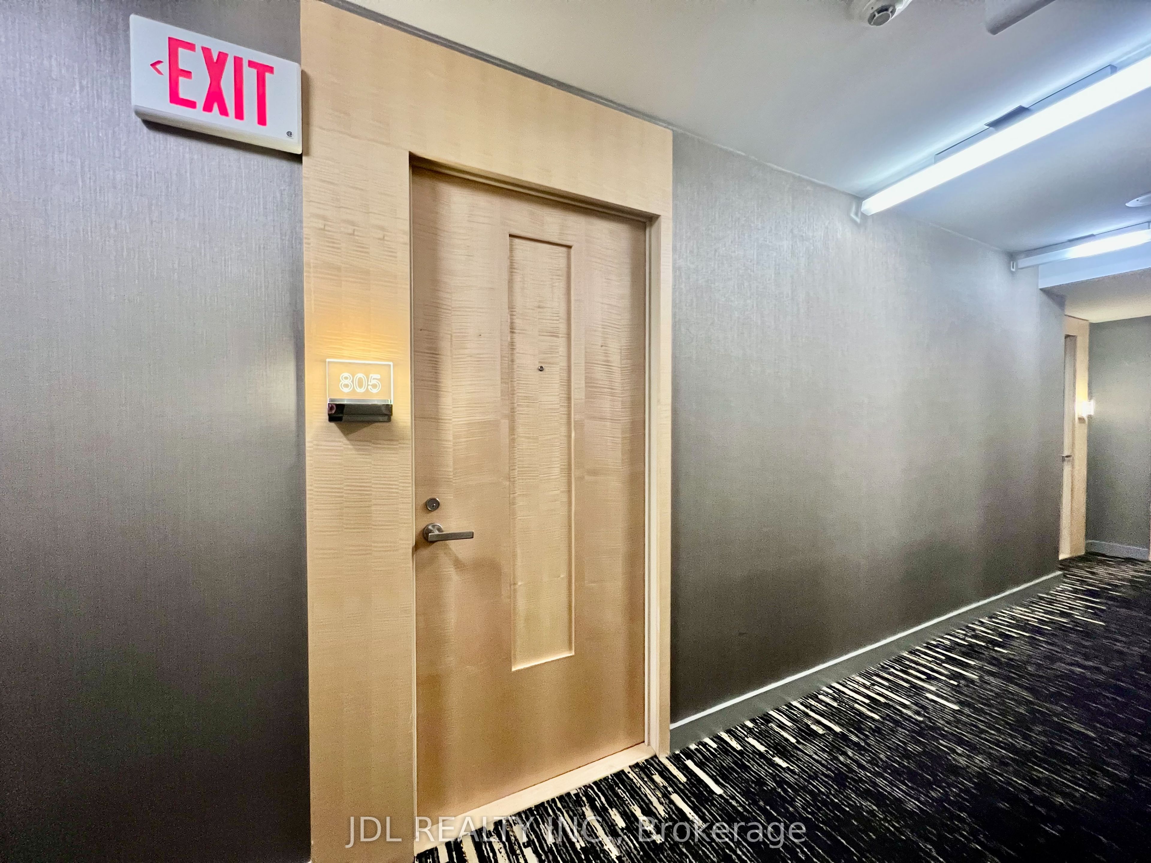 45 Charles Street 805, Toronto, ON M4Y 1S2
