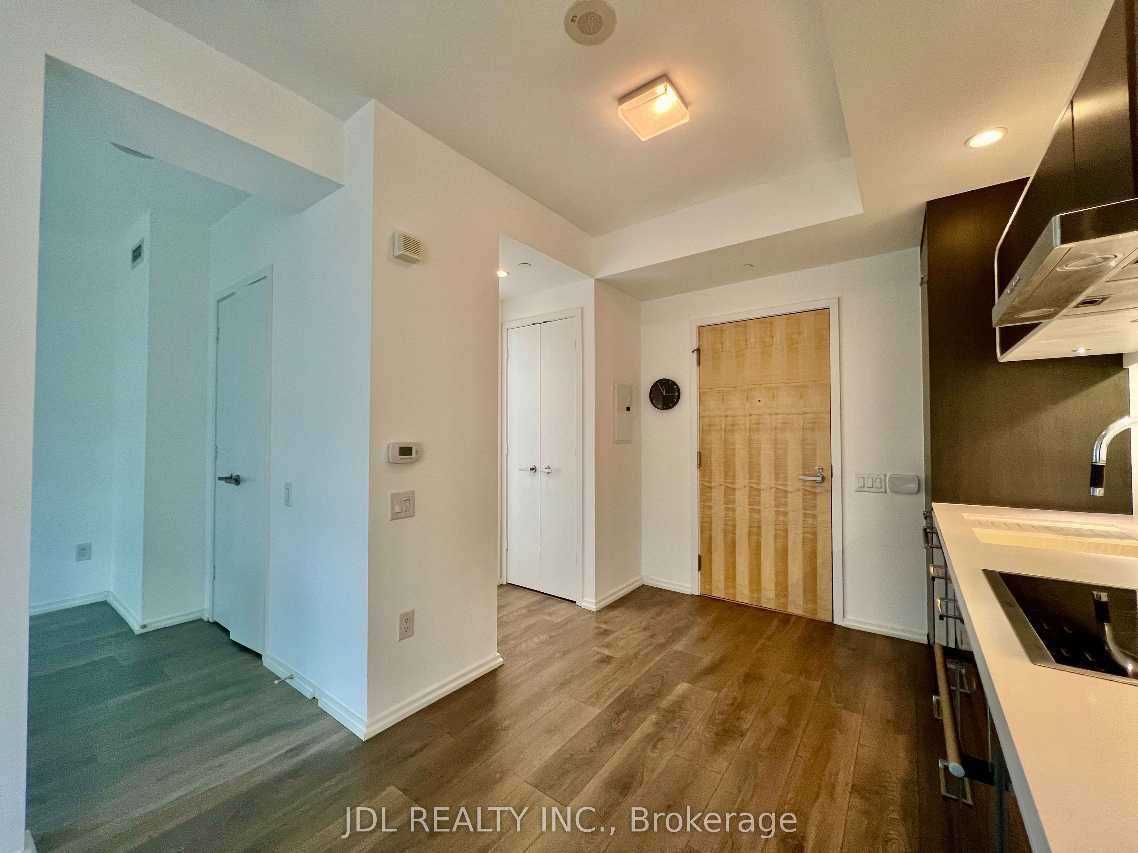45 Charles Street 805, Toronto, ON M4Y 1S2 photo 3