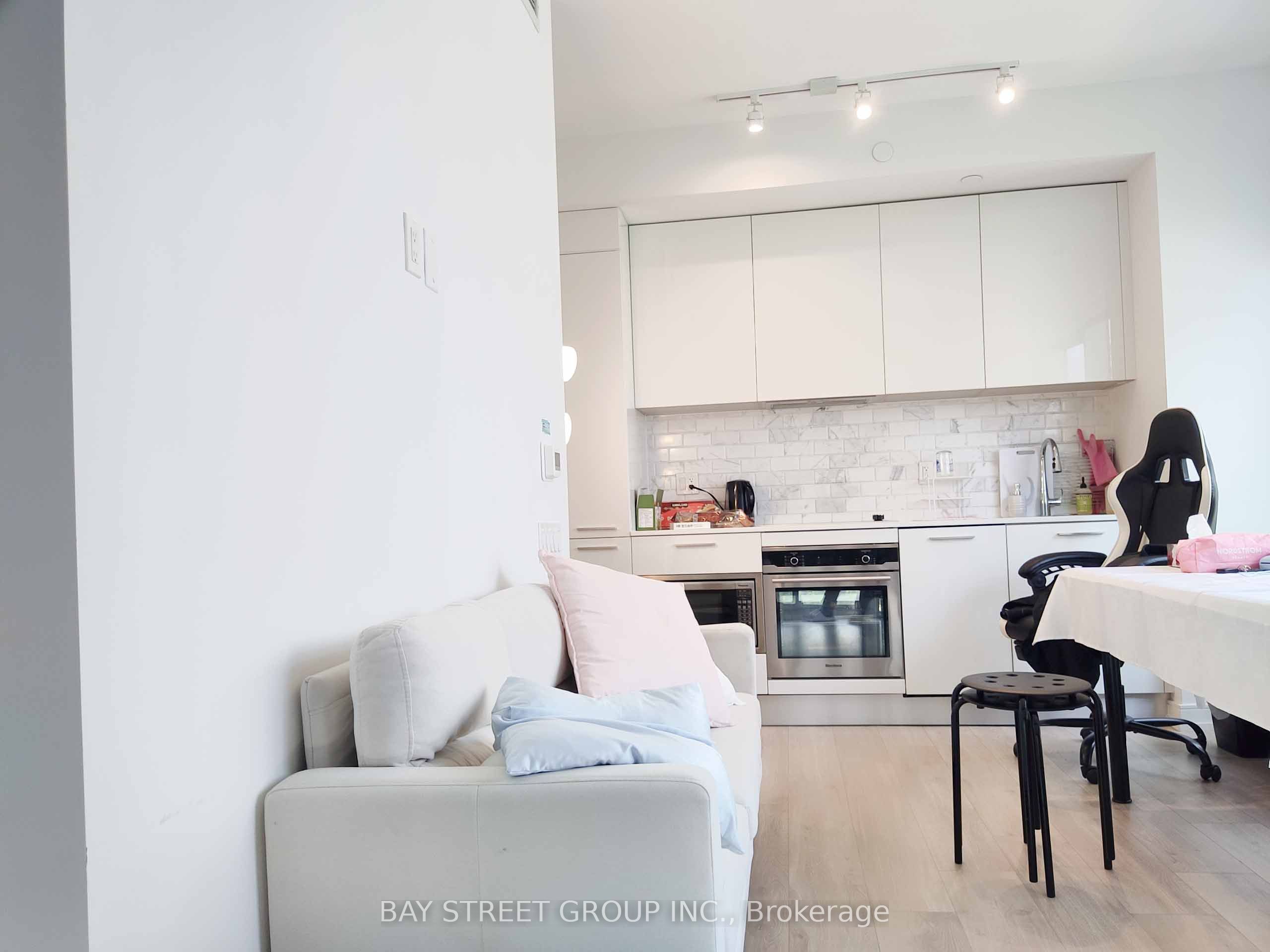 3 Gloucester Street 2, Toronto, ON M4Y 0C6 photo 4
