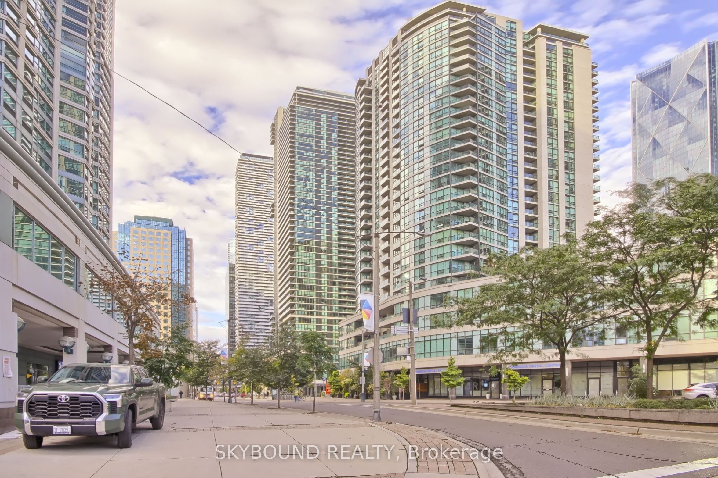 33 Bay Street 712, Toronto, ON M5J 2Z3 photo 3