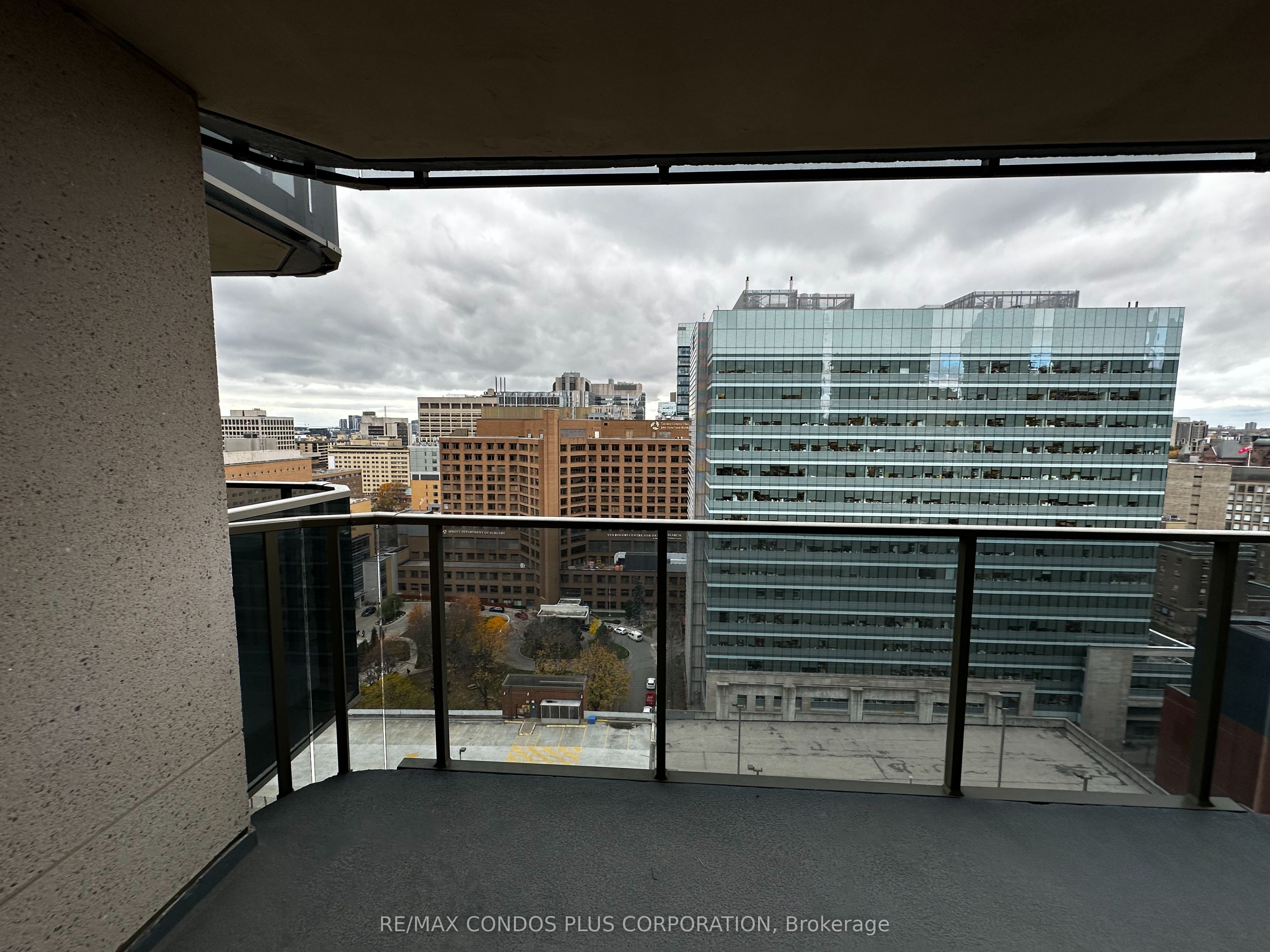 750 Bay Street 2506, Toronto, ON M5G 1N6 photo 3