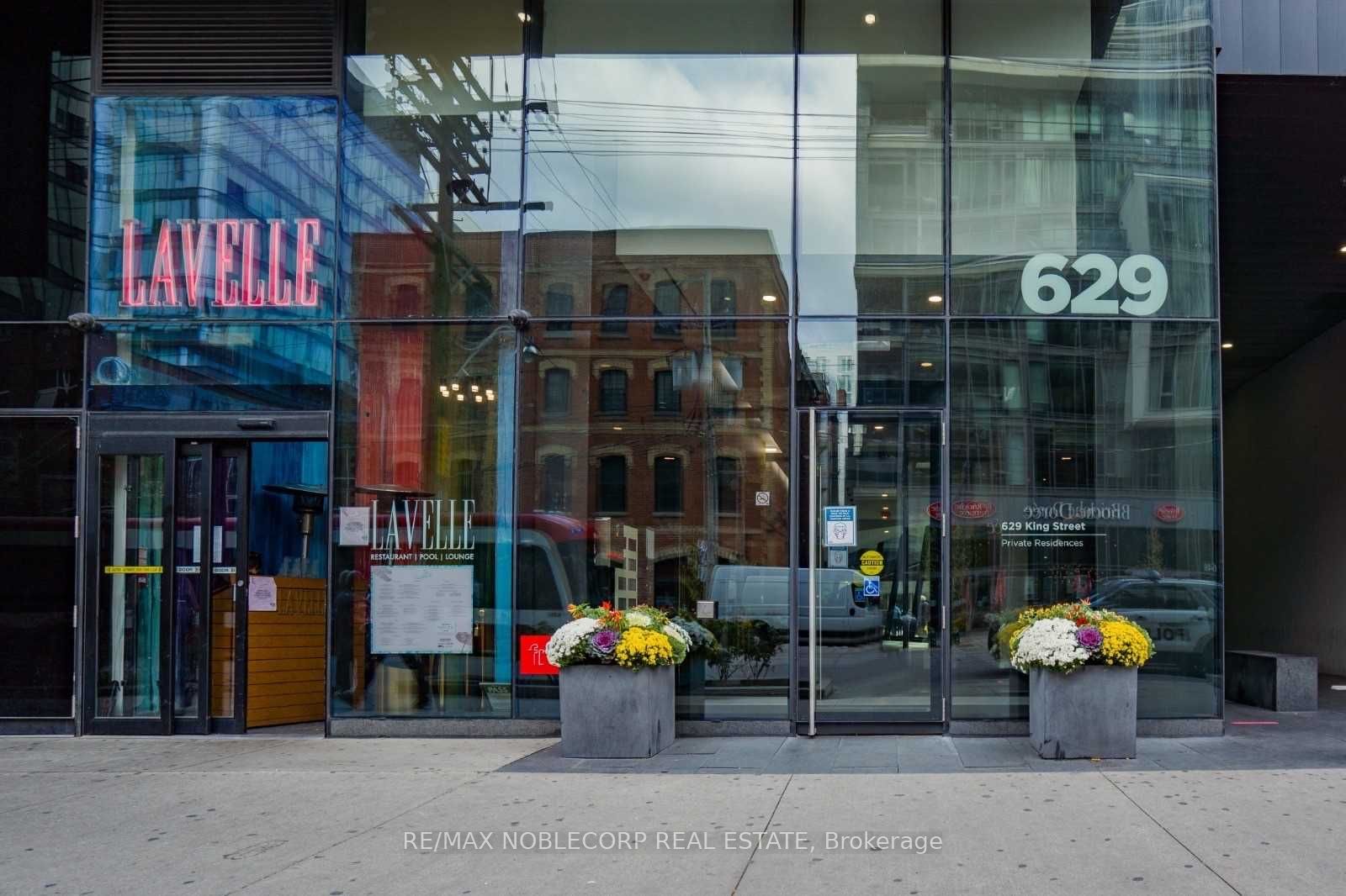 629 King Street W 818, Toronto, ON M5V 1M5