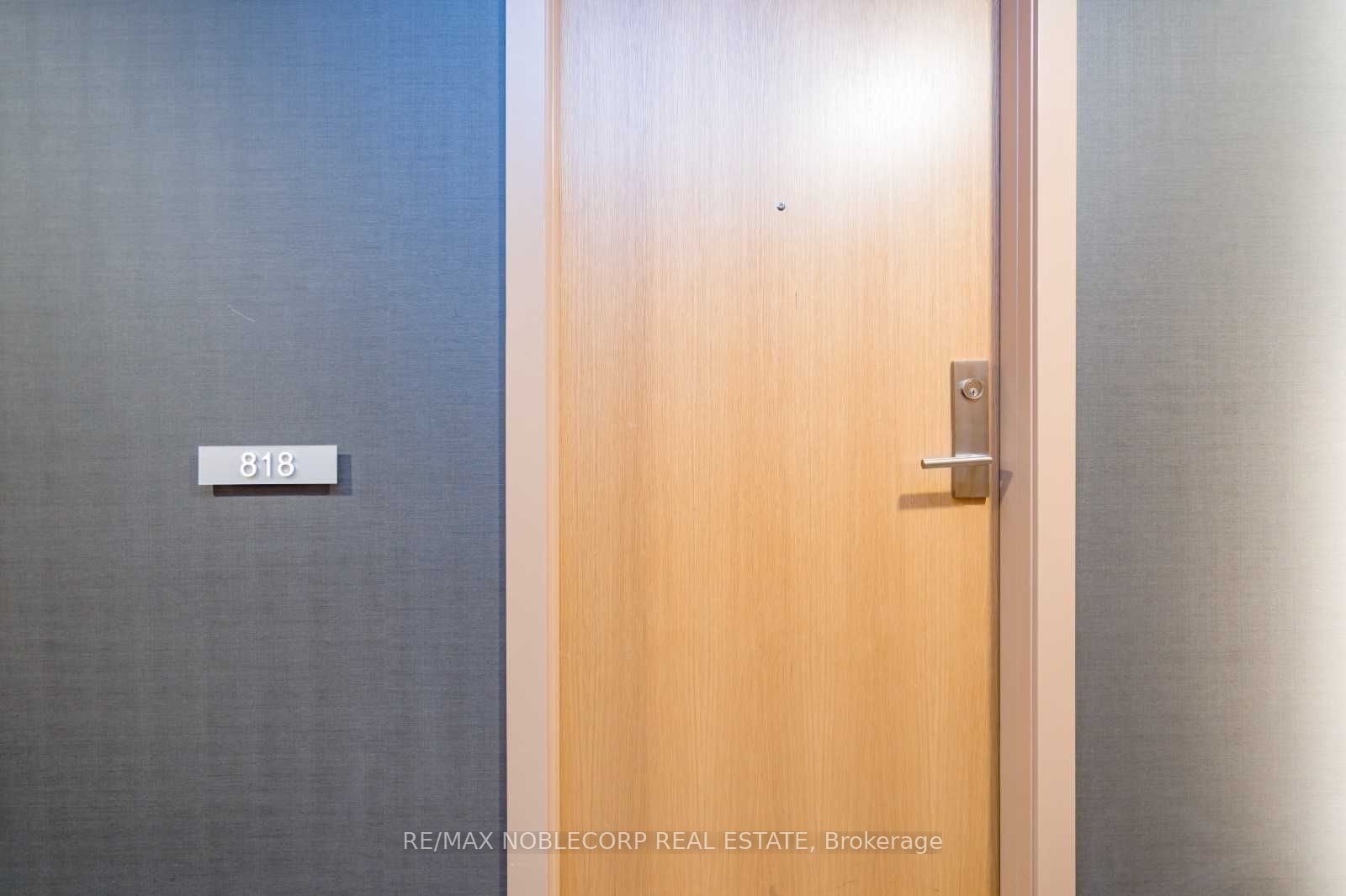 629 King Street W 818, Toronto, ON M5V 1M5 photo 4
