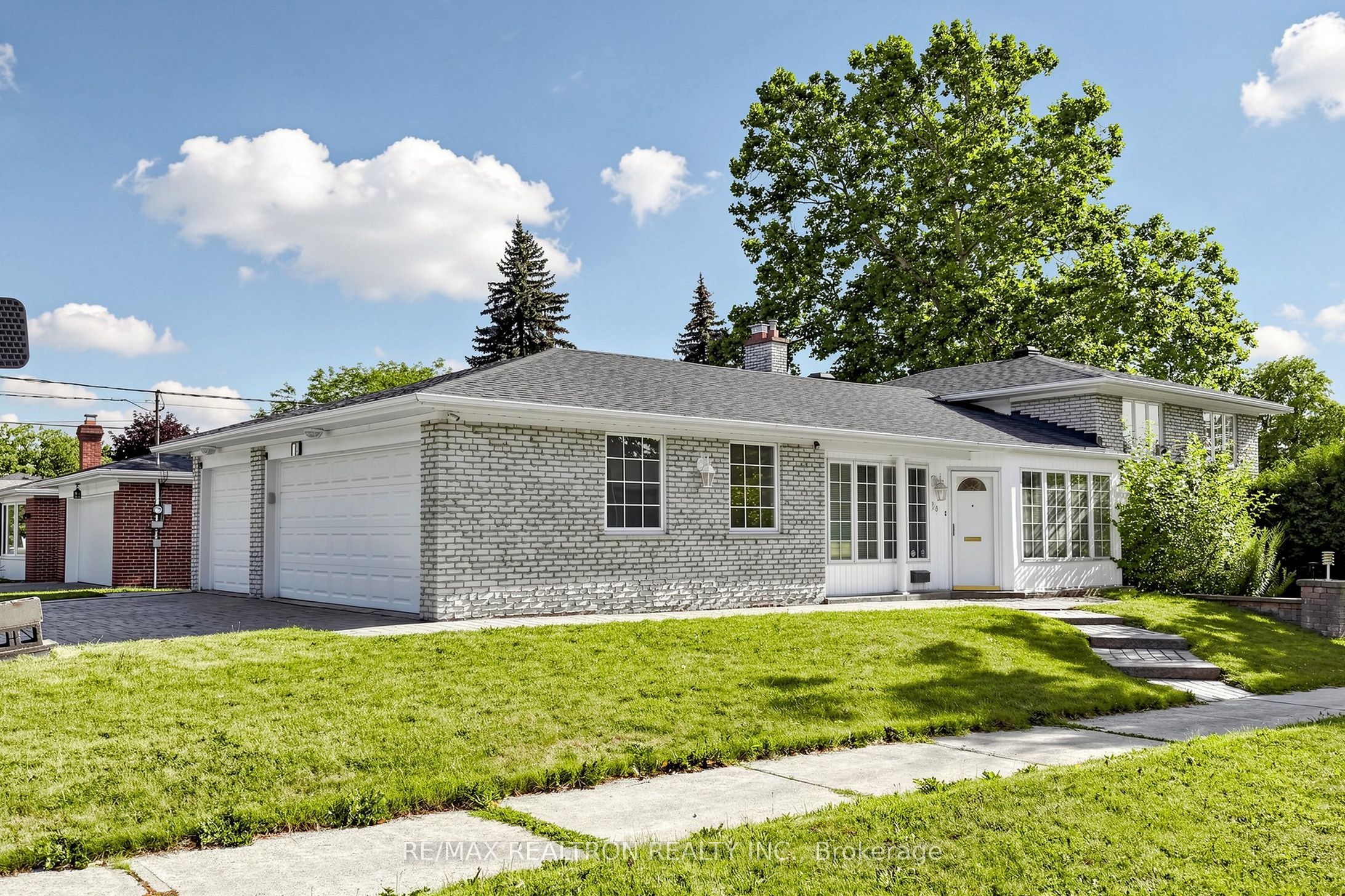 18 Olsen Drive, Toronto, ON M3A 3J2 photo 2