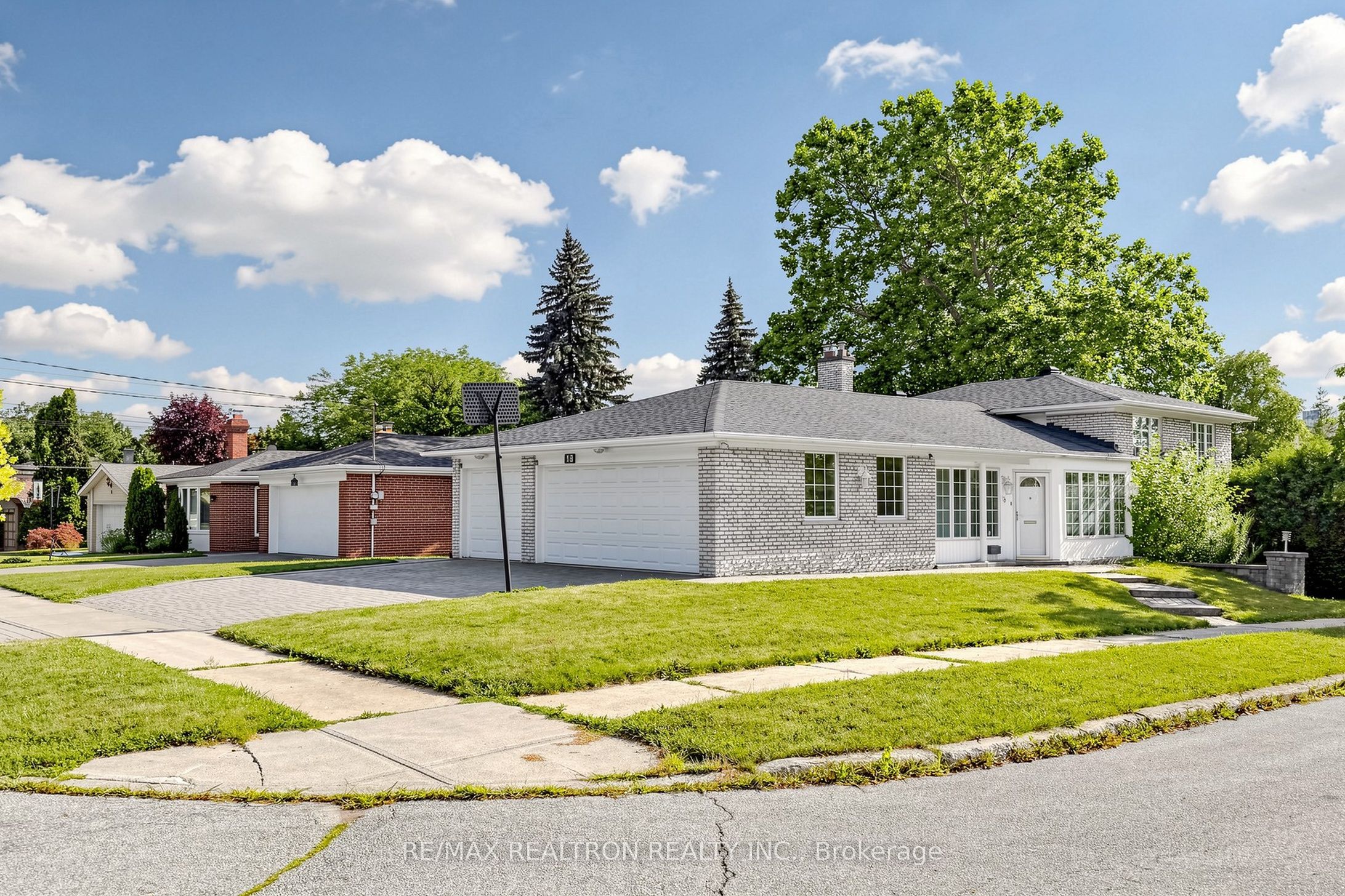 18 Olsen Drive, Toronto, ON M3A 3J2 photo 3