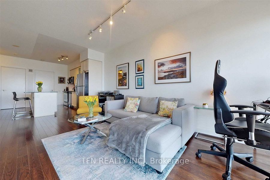 2191 Yonge Street 4101, Toronto, ON M4S 3H8 photo 4