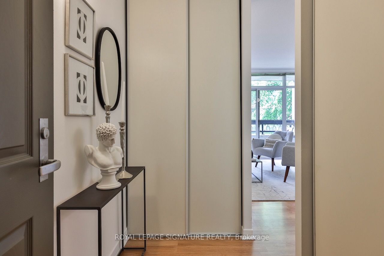 284 Bloor Street W 206, Toronto, ON M5B 2L4 photo 2