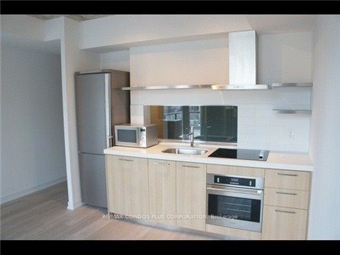 560 King Street W 409, Toronto, ON M5V 0L6