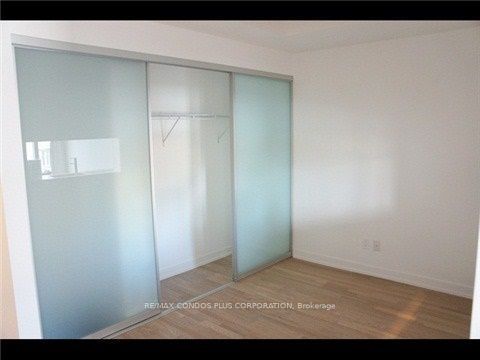 560 King Street W 409, Toronto, ON M5V 0L6 photo 3