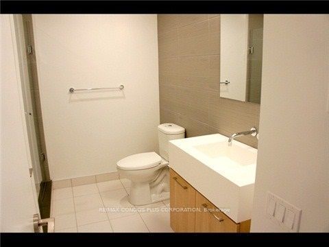 560 King Street W 409, Toronto, ON M5V 0L6 photo 5