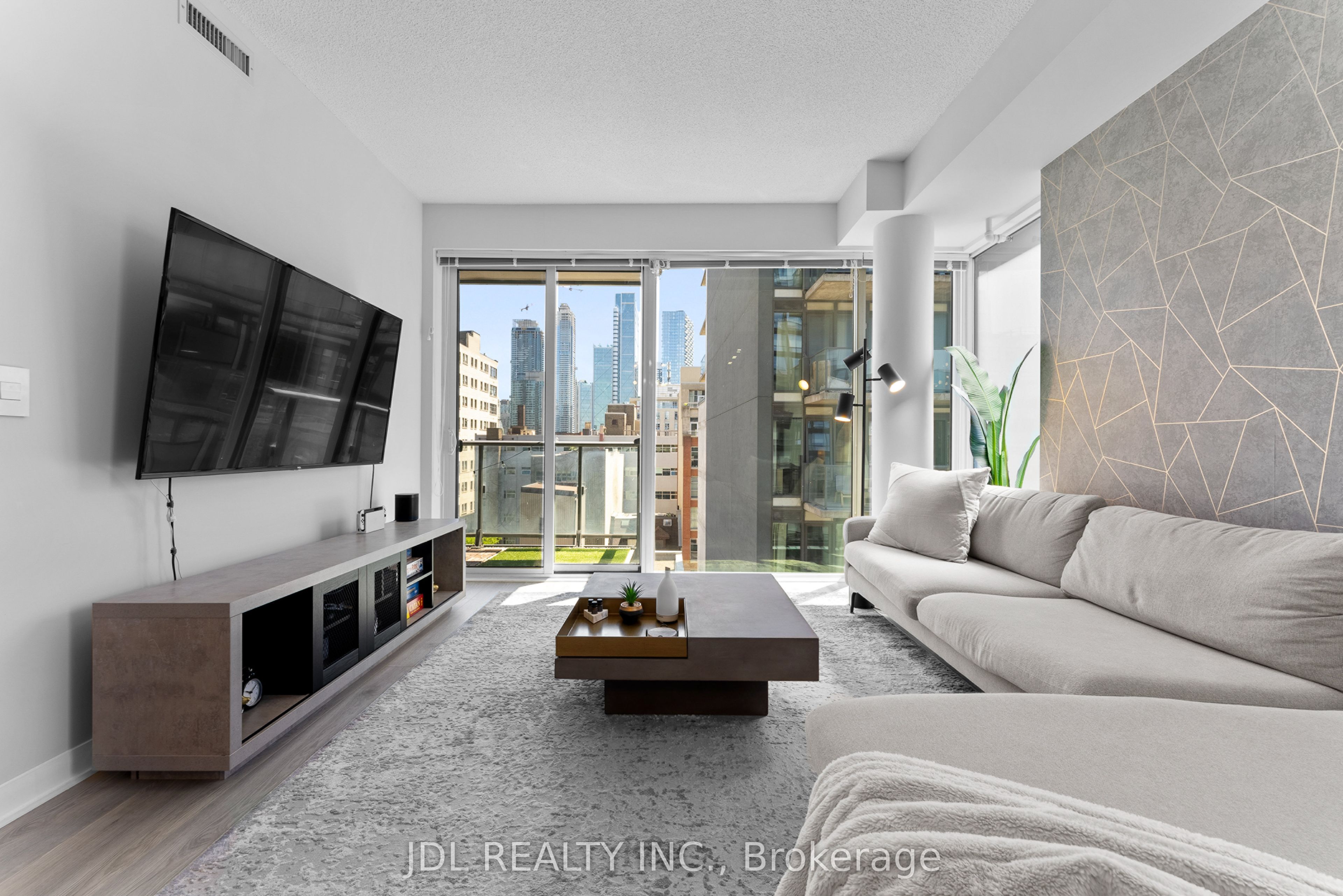 435 Richmond Street W 610, Toronto, ON M5V 0N3 photo 3