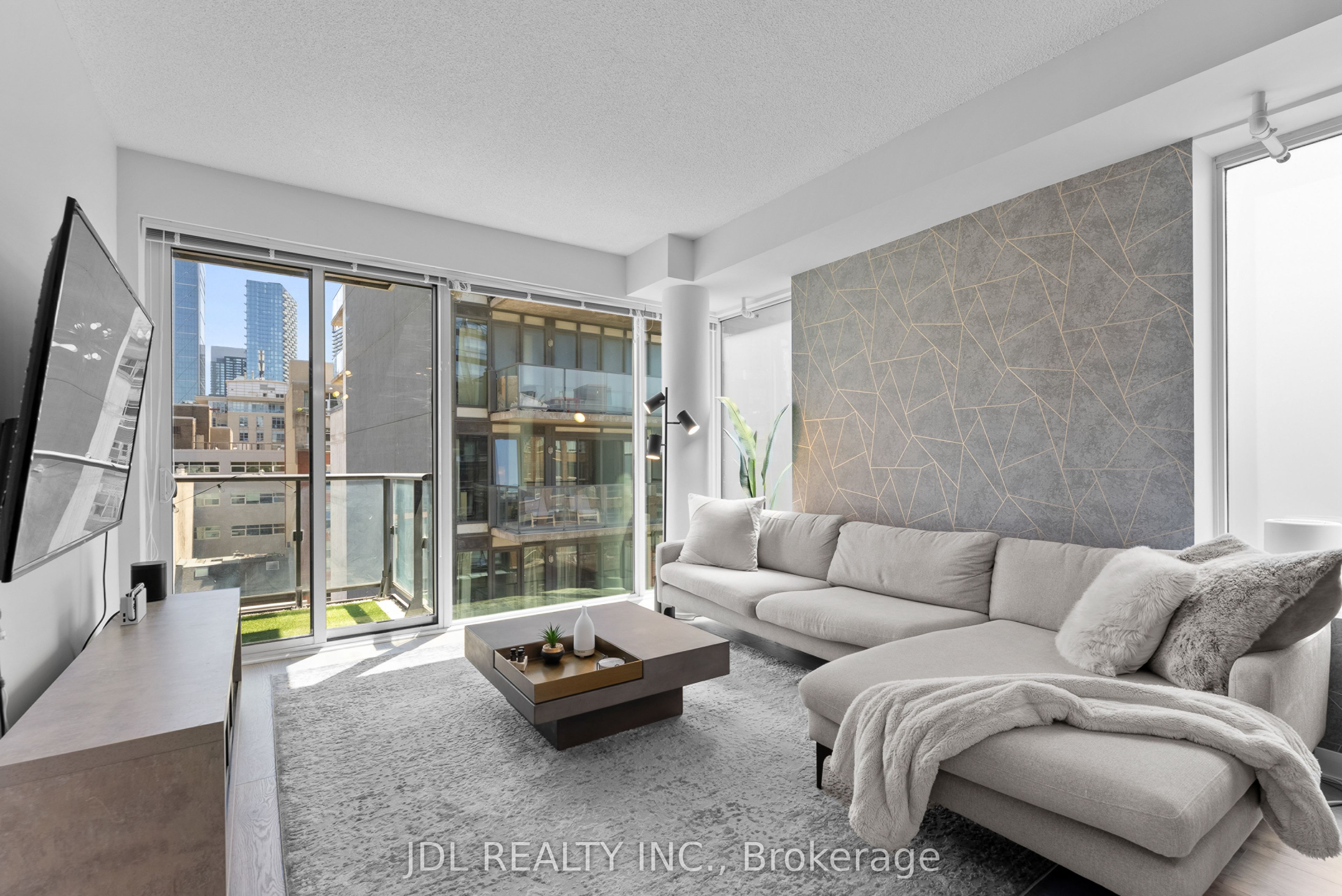 435 Richmond Street W 610, Toronto, ON M5V 0N3 photo 4