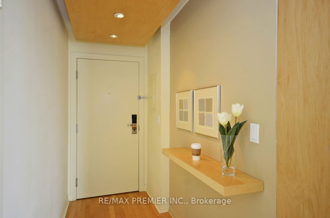 1 King Street W 1912, Toronto, ON M5H 1A1 photo 2