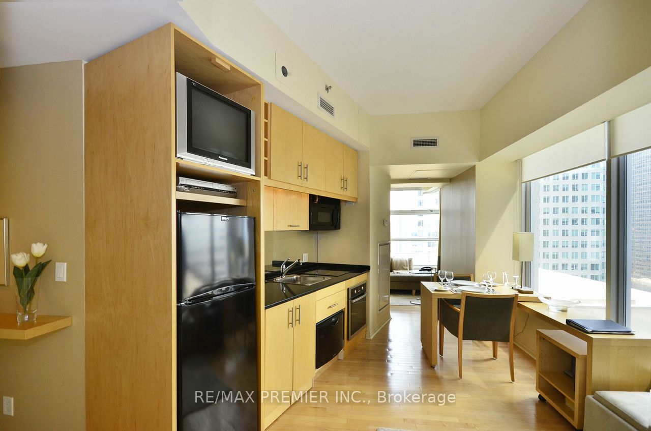 1 King Street W 1912, Toronto, ON M5H 1A1 photo 3