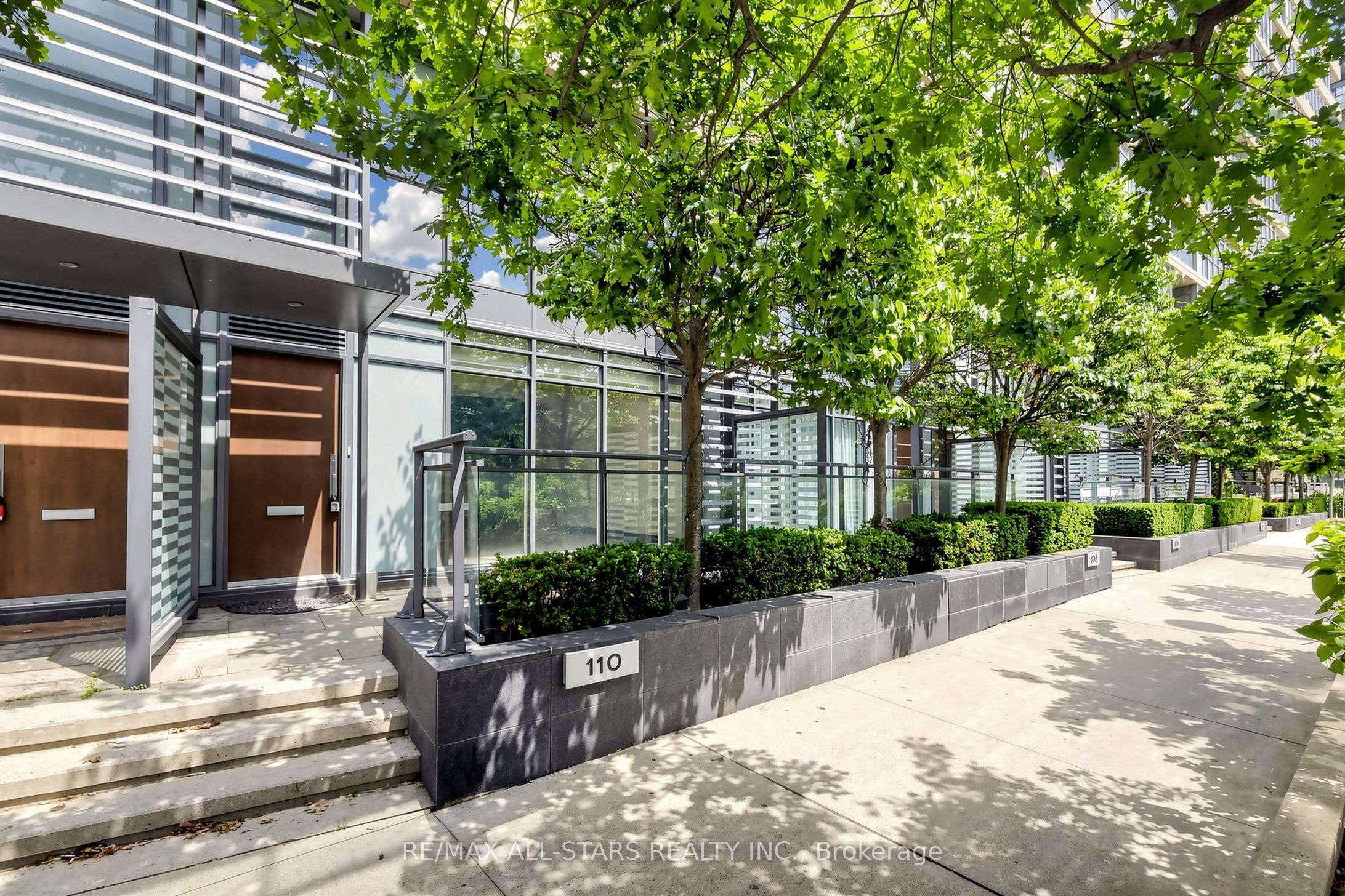 110 Fort York Boulevard G08, Toronto, ON M5V 4A7 photo 2