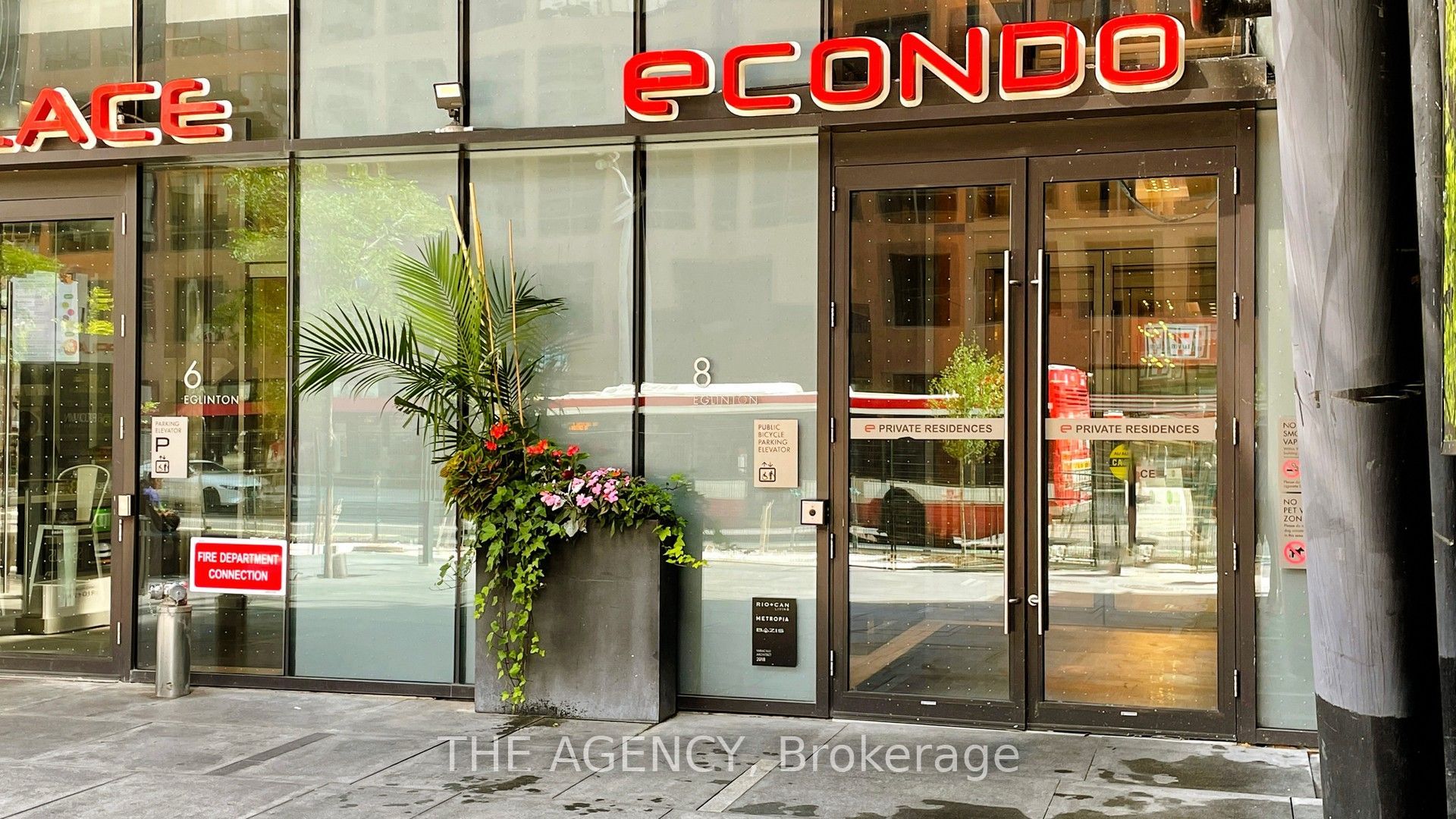 8 Eglinton Avenue E 3001, Toronto, ON M4P 0C1 photo 3