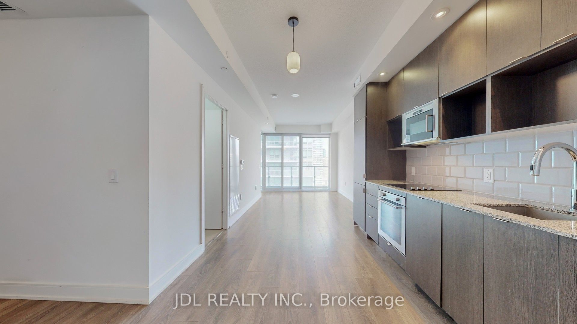 89 Mcgill Street 2404, Toronto, ON M5B 0B1 photo 2