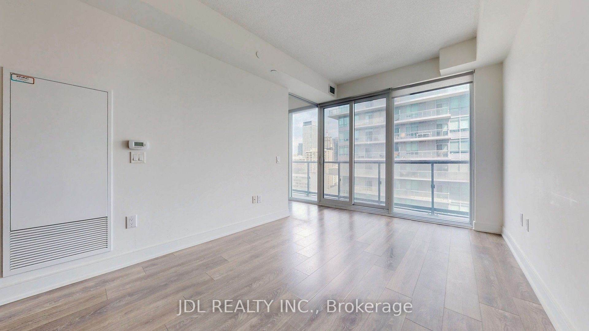 89 Mcgill Street 2404, Toronto, ON M5B 0B1 photo 5