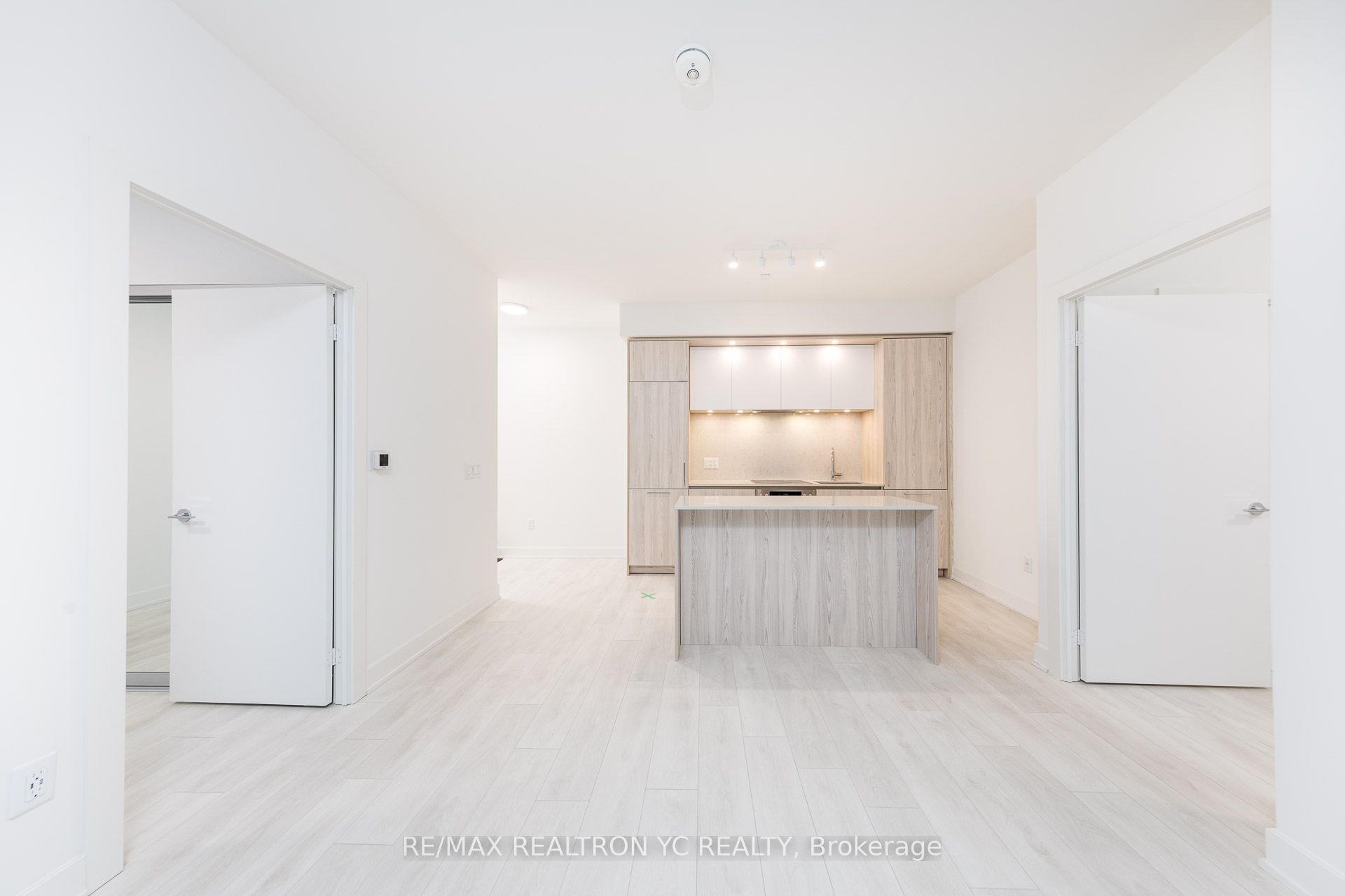 15 Mercer Street 501, Toronto, ON M5V 1H2