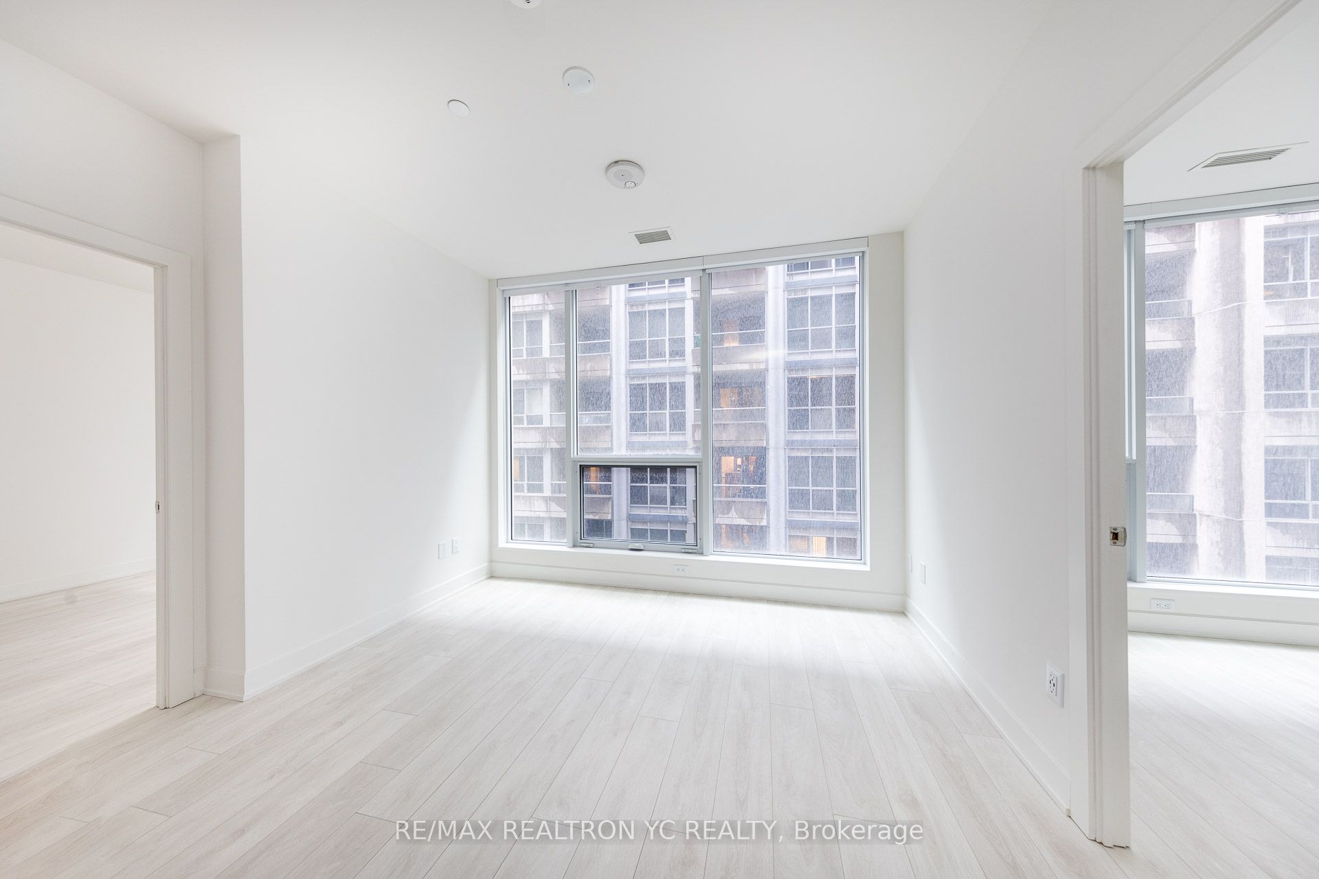 15 Mercer Street 501, Toronto, ON M5V 1H2 photo 2