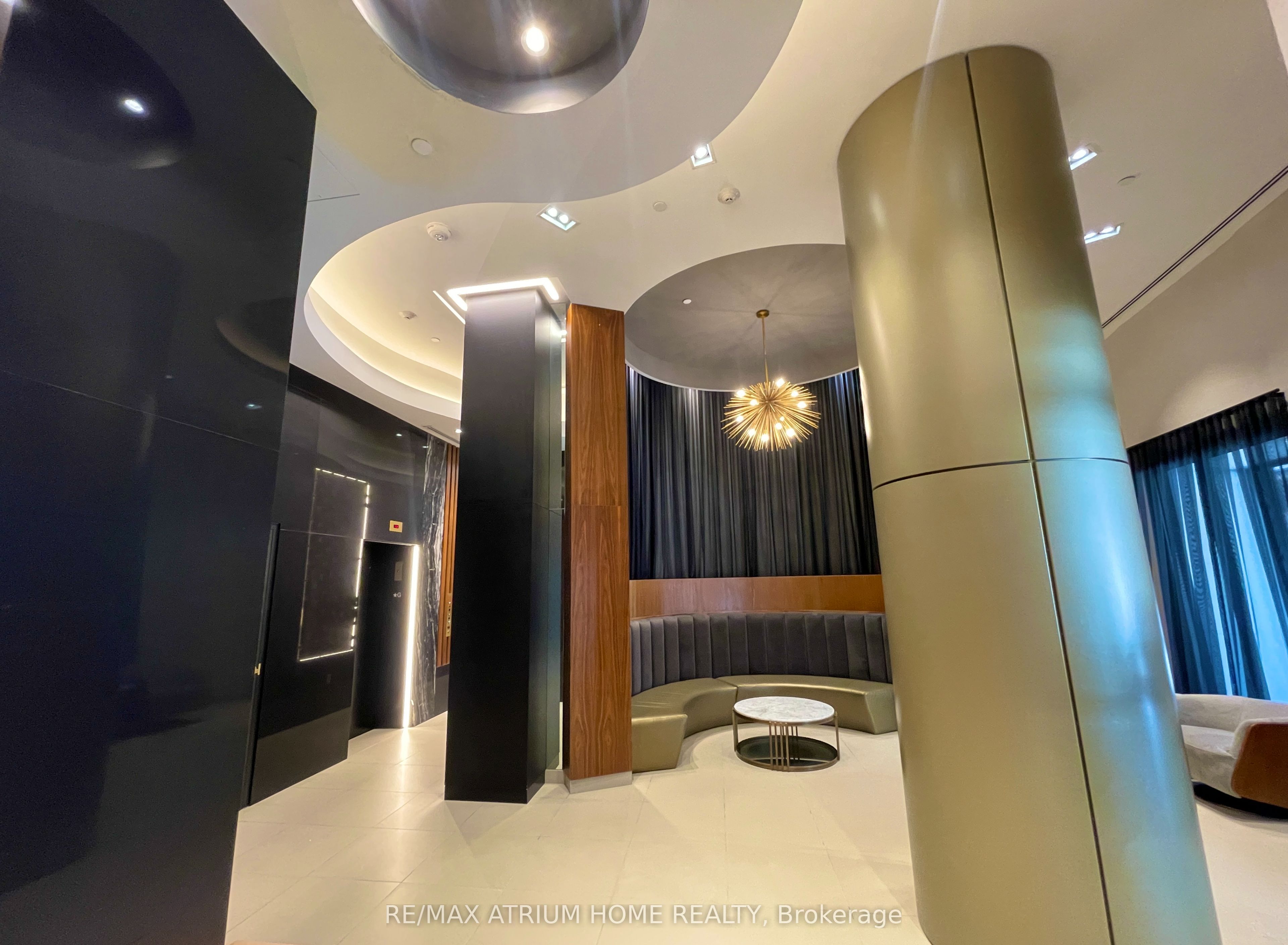 99 John Street W 2506, Toronto, ON M5V 0S6 photo 4