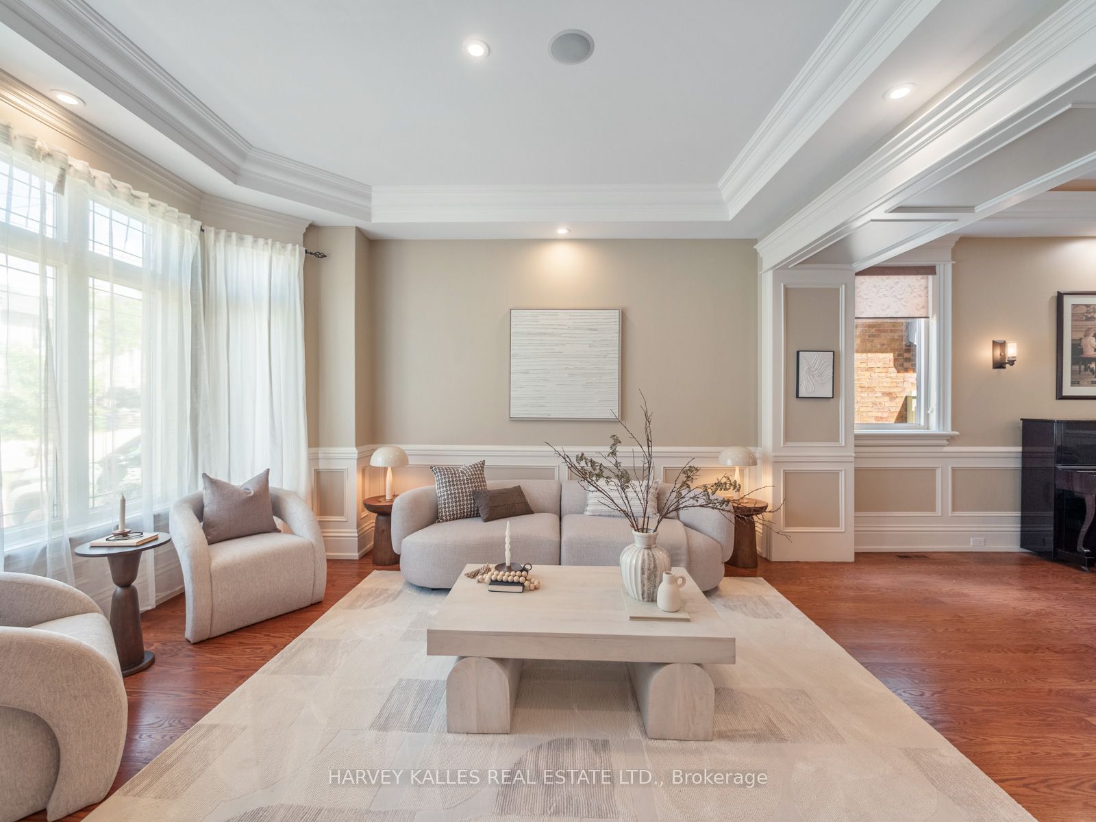 73 Carmichael Avenue, Toronto, ON M5M 2W8 photo 4