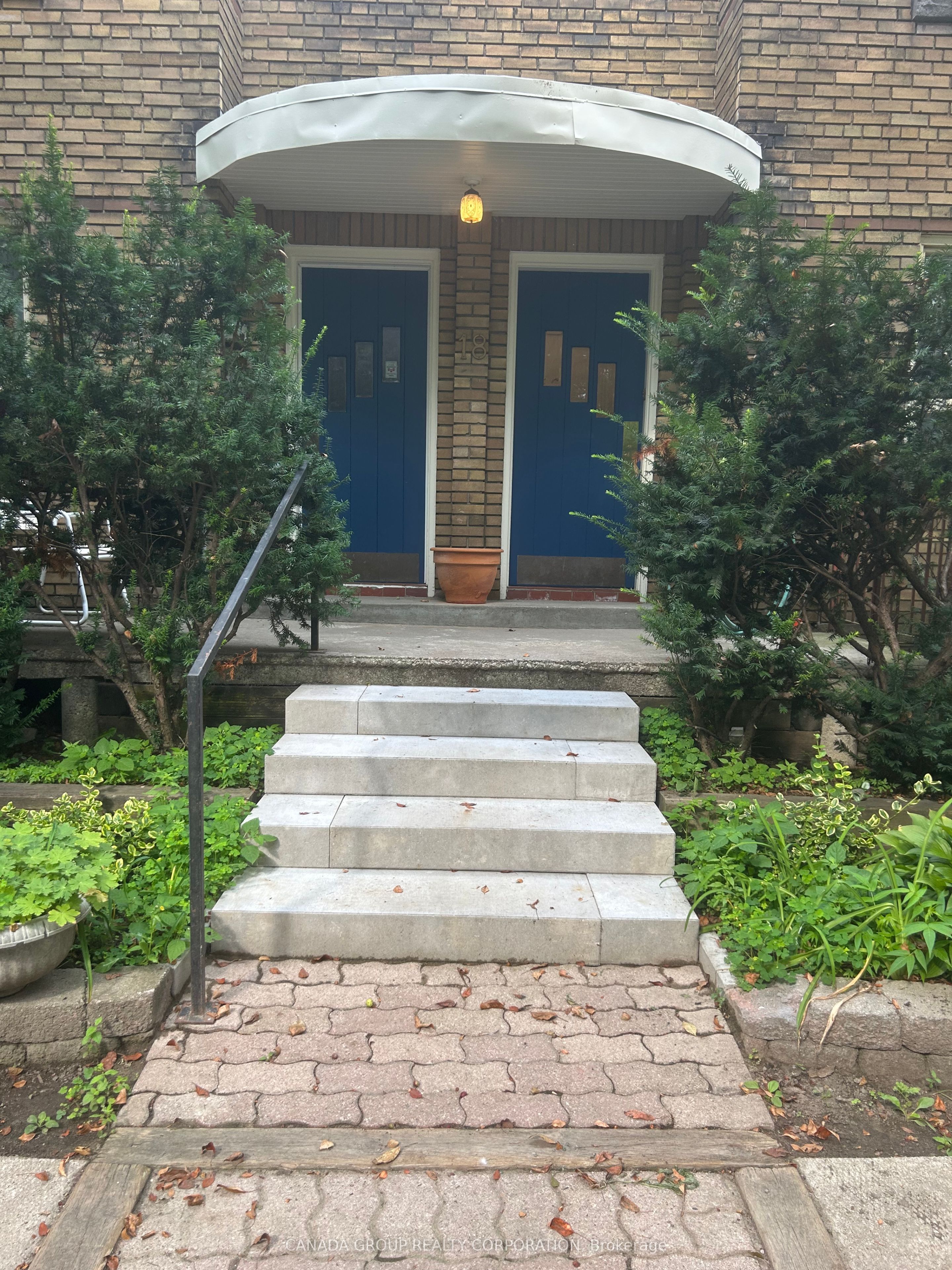 18 Delaware Avenue #4, Toronto, ON M6H 2S7 photo 2