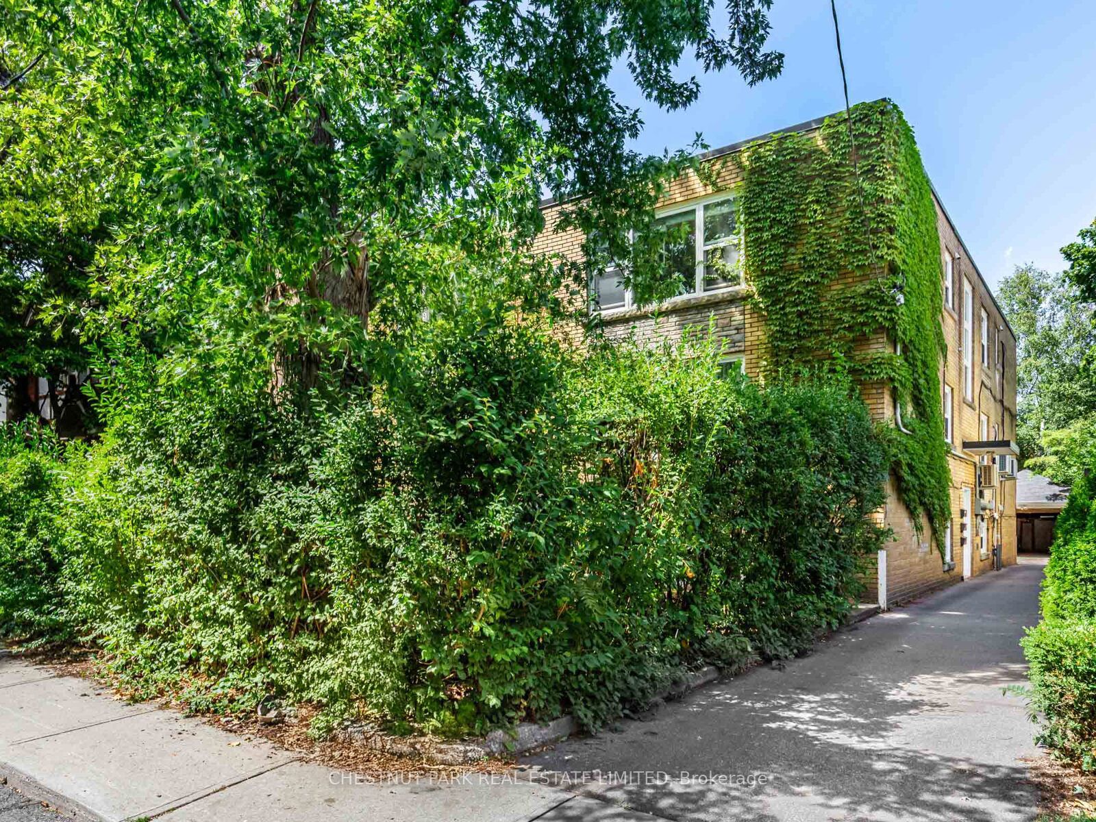 76 Walmsley Boulevard 1, Toronto, ON M4V 1X6 photo 2