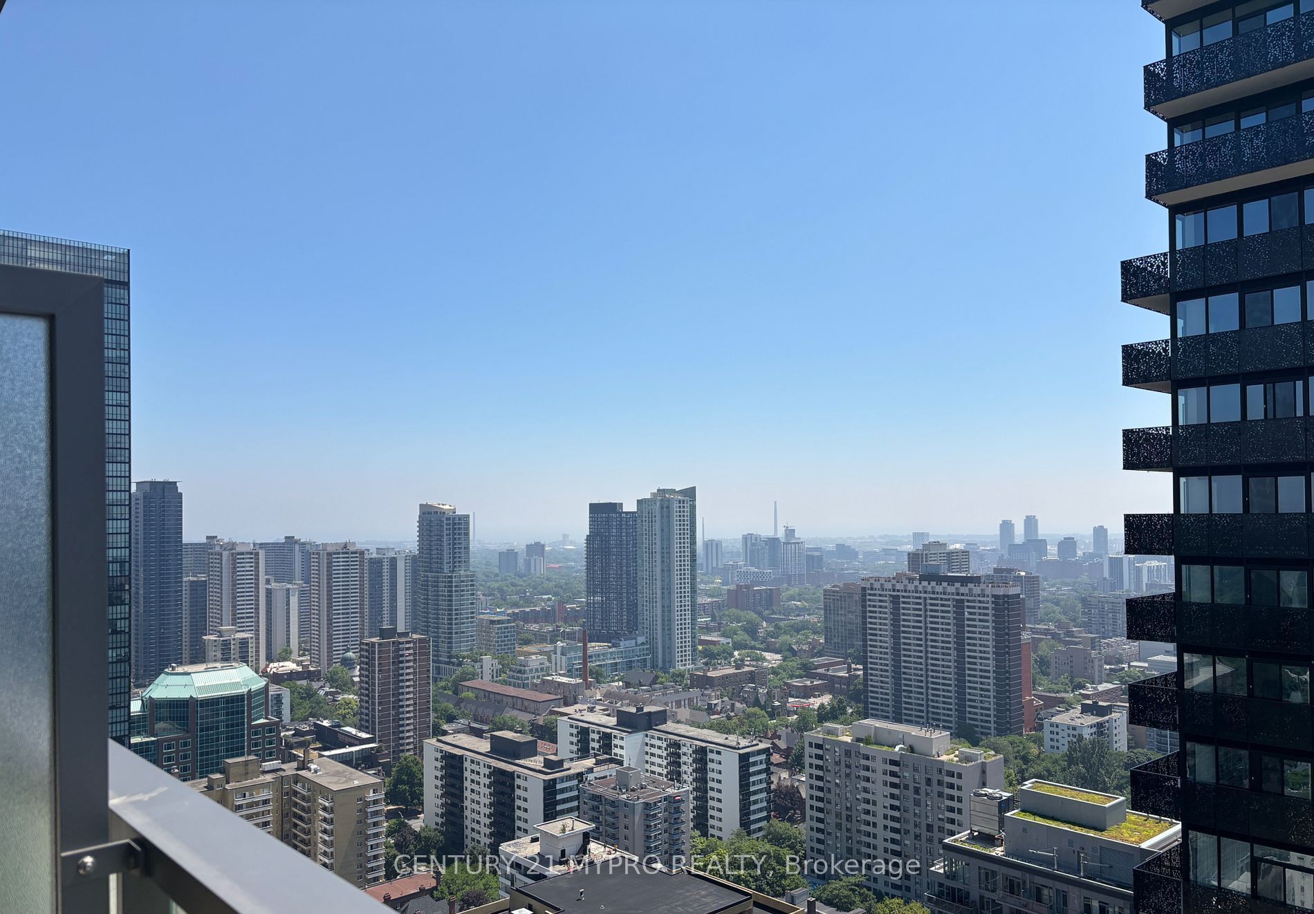 50 Charles Street E 3304, Toronto, ON M4Y 0C3 photo 2
