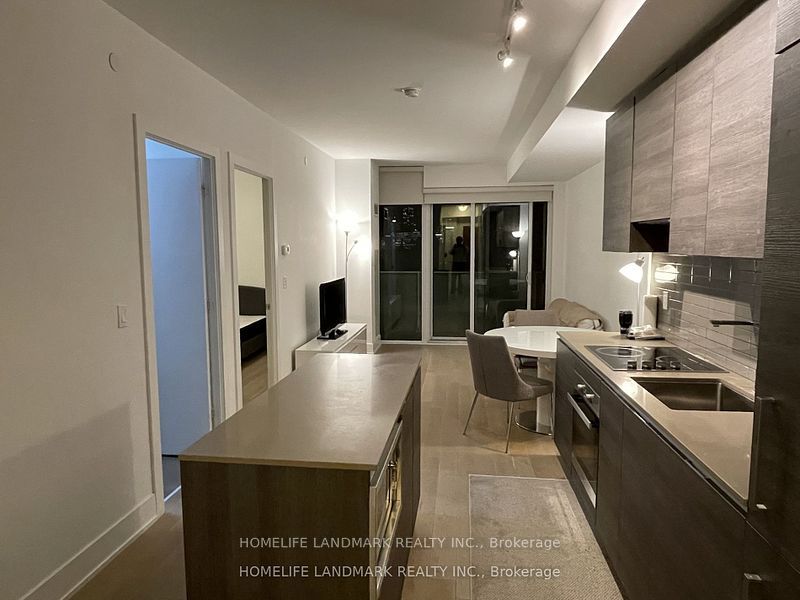 200 Bloor Street W 1004, Toronto, ON M5S 1T8 photo 4