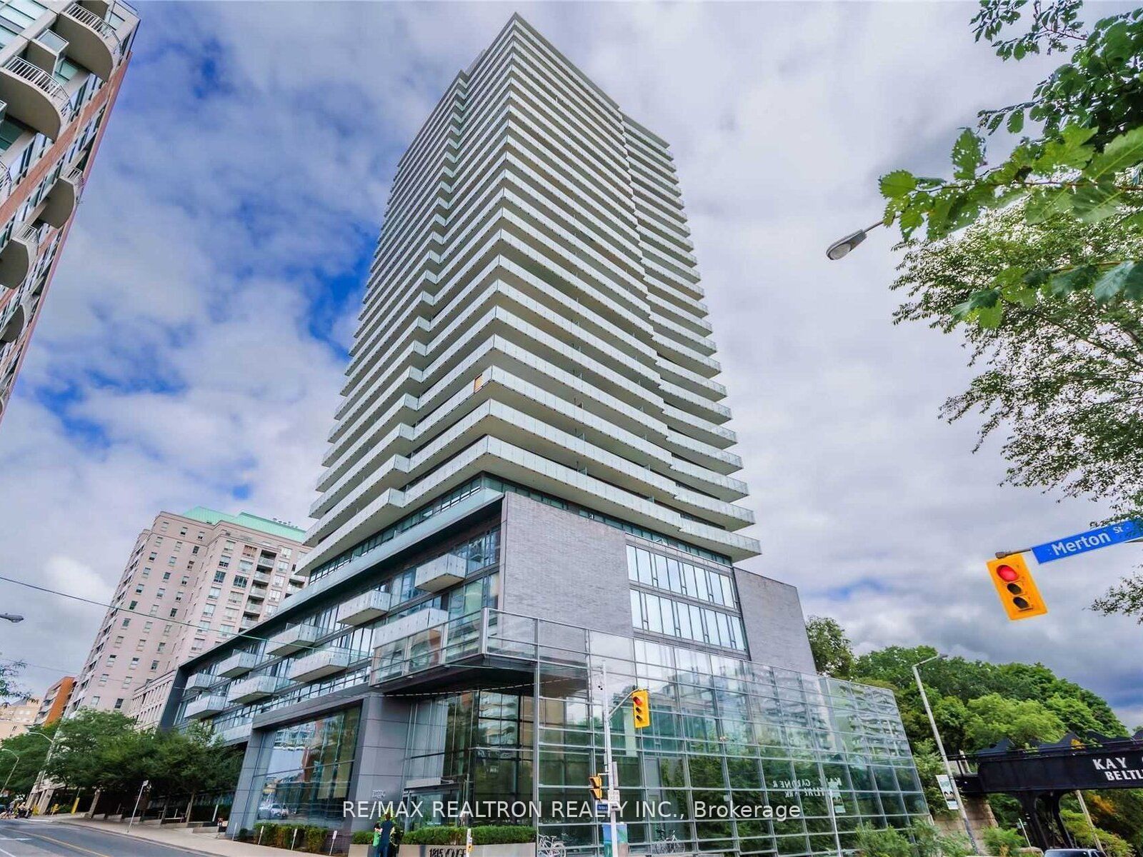 1815 Yonge Street 1006, Toronto, ON M4T 2A4