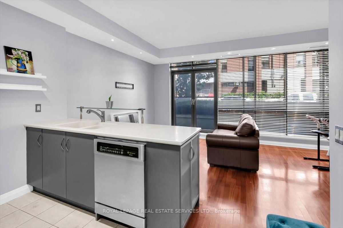 3 Mcalpine Street 108, Toronto, ON M5R 3T5 photo 4