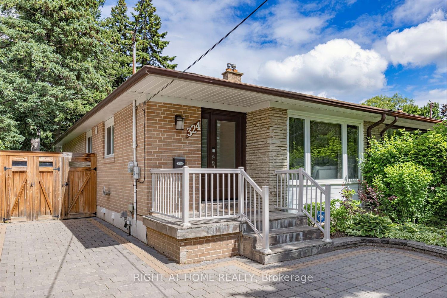 324 Woodsworth Road, Toronto, ON M2L 2T6